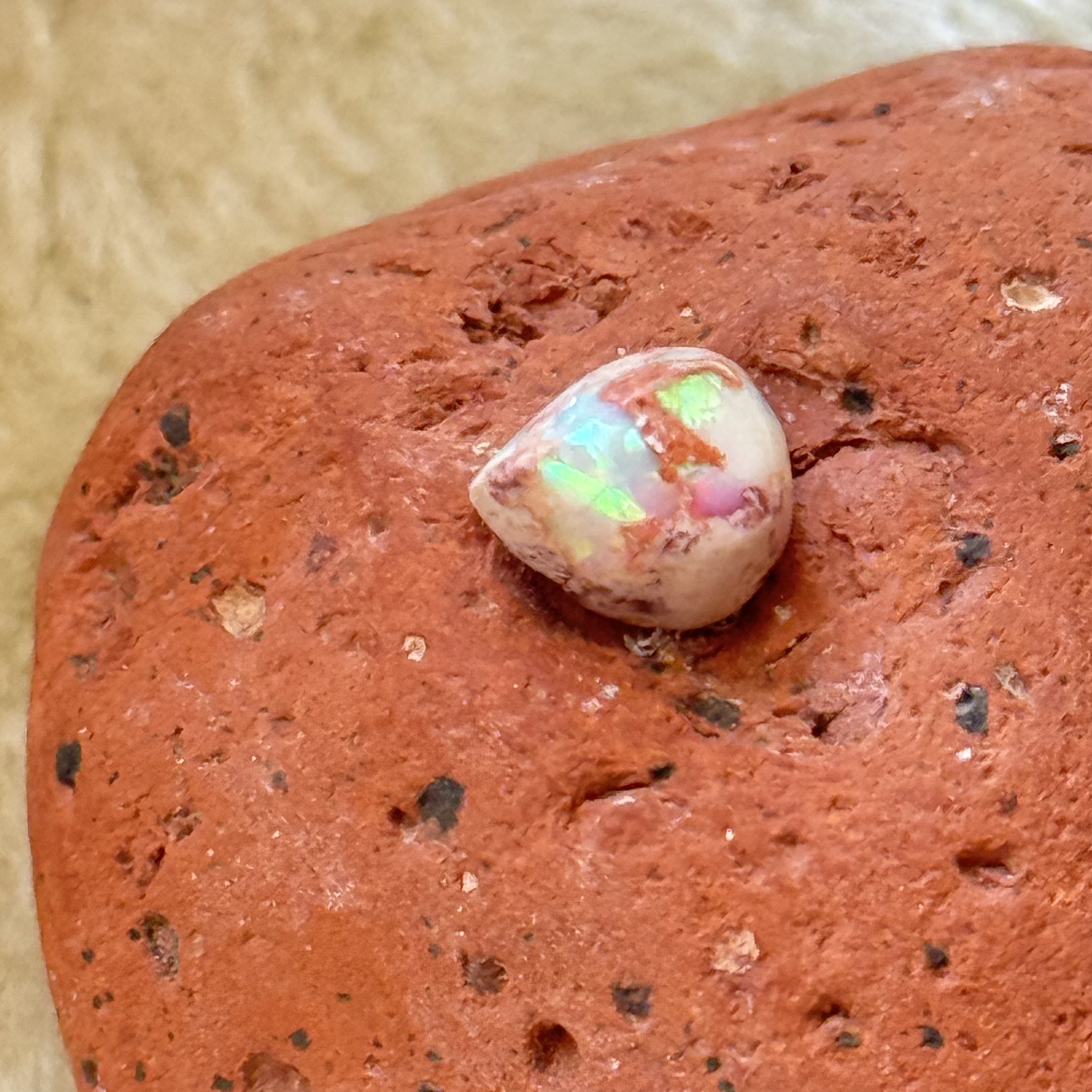 [原石] 墨西哥火蛋白石