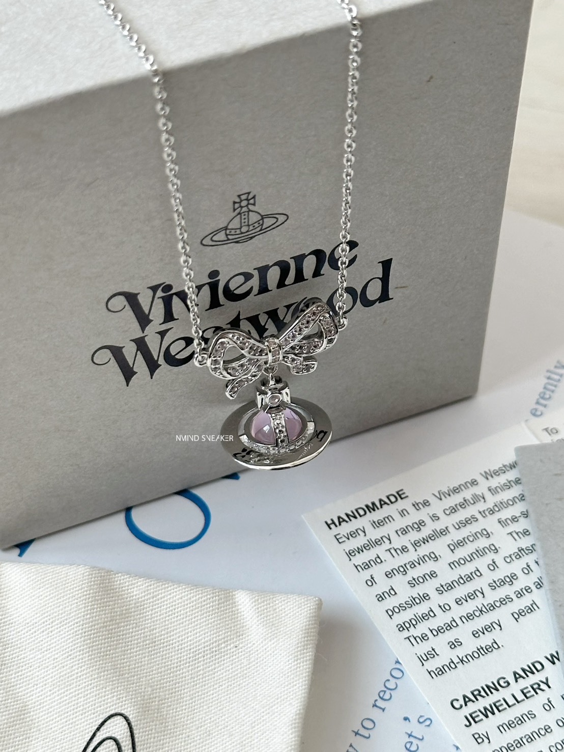 <快速出貨> Vivienne Westwood Octavie 蝴蝶結粉珠星球頸鍊