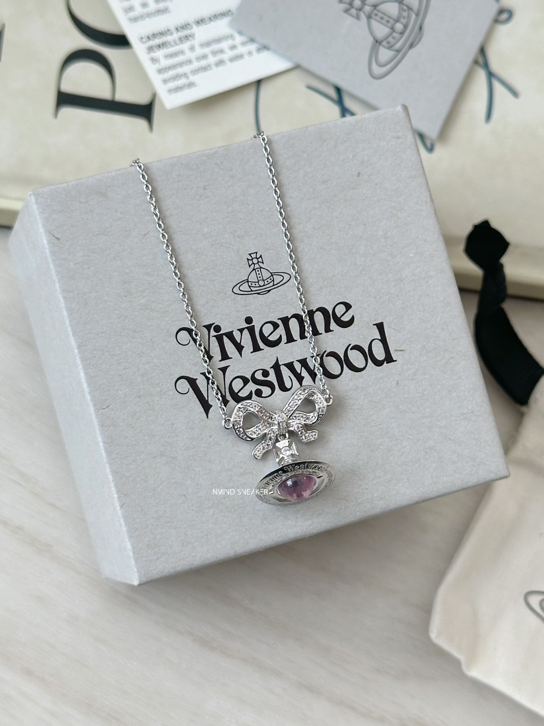 <快速出貨> Vivienne Westwood Octavie 蝴蝶結粉珠星球頸鍊