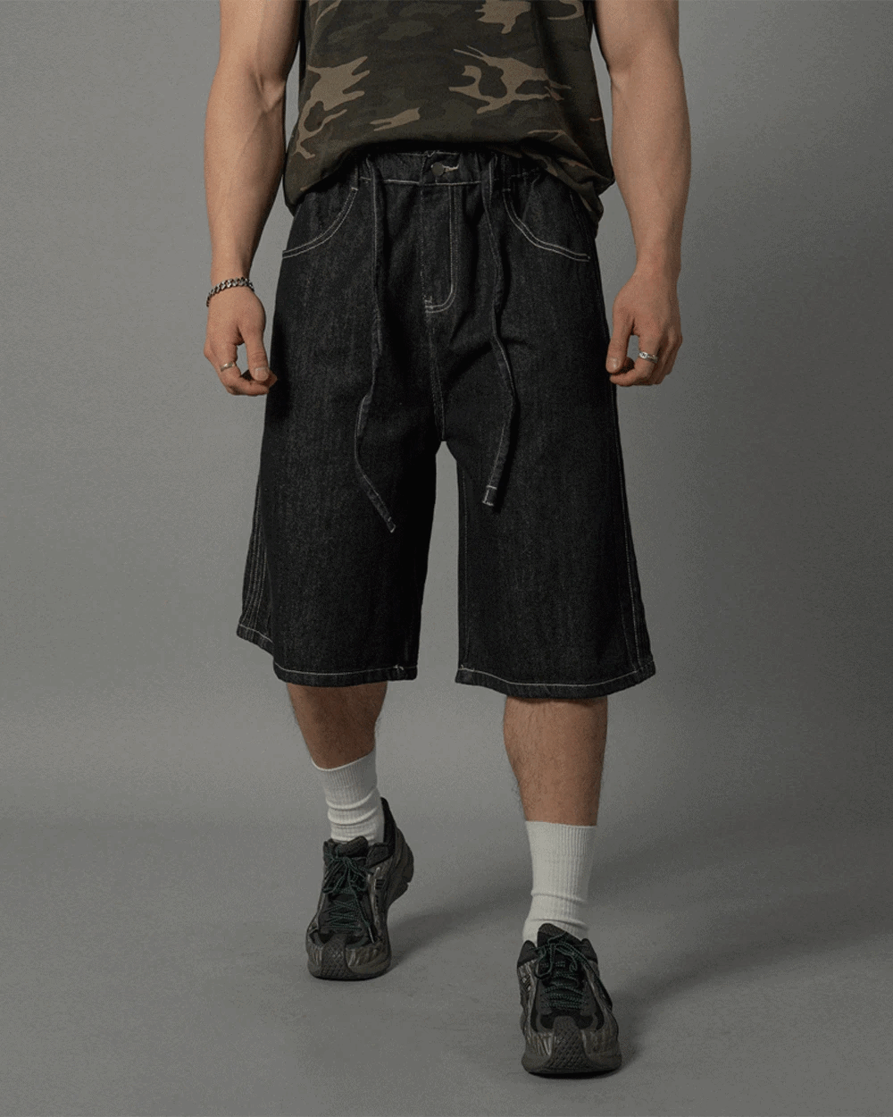 原色百慕達牛仔短褲