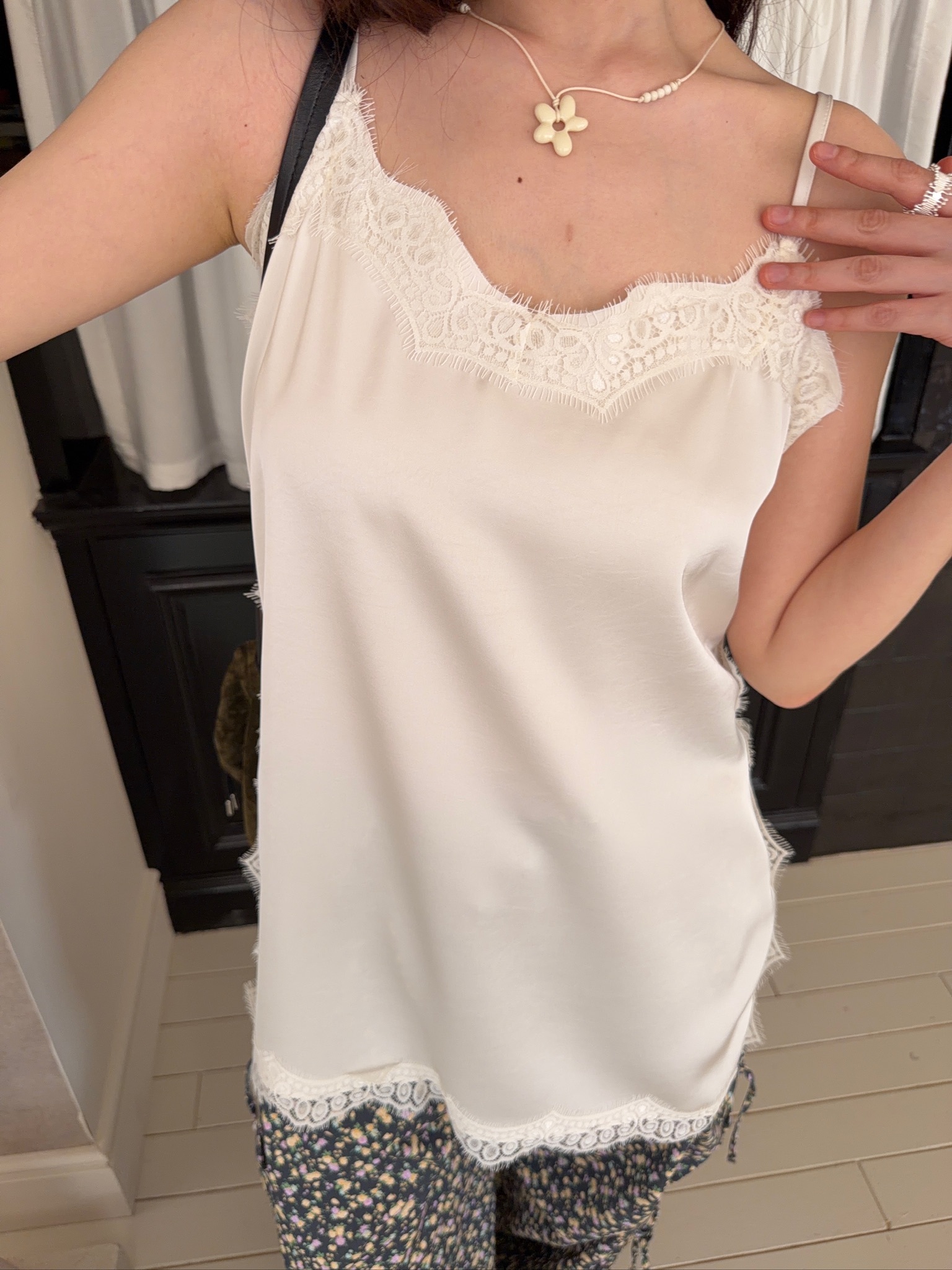 A18/碧波粼粼蕾絲拼接緞面細肩洋裝