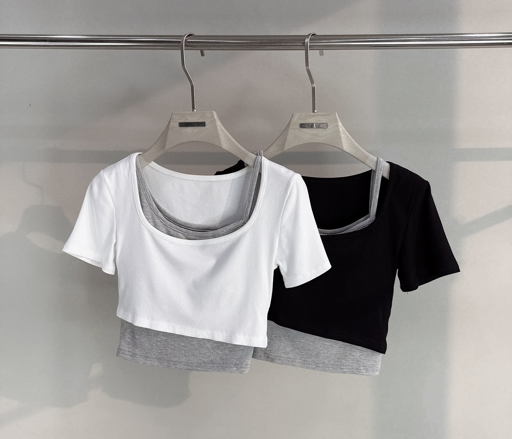 粗細肩罩杯背心+方領短版衣