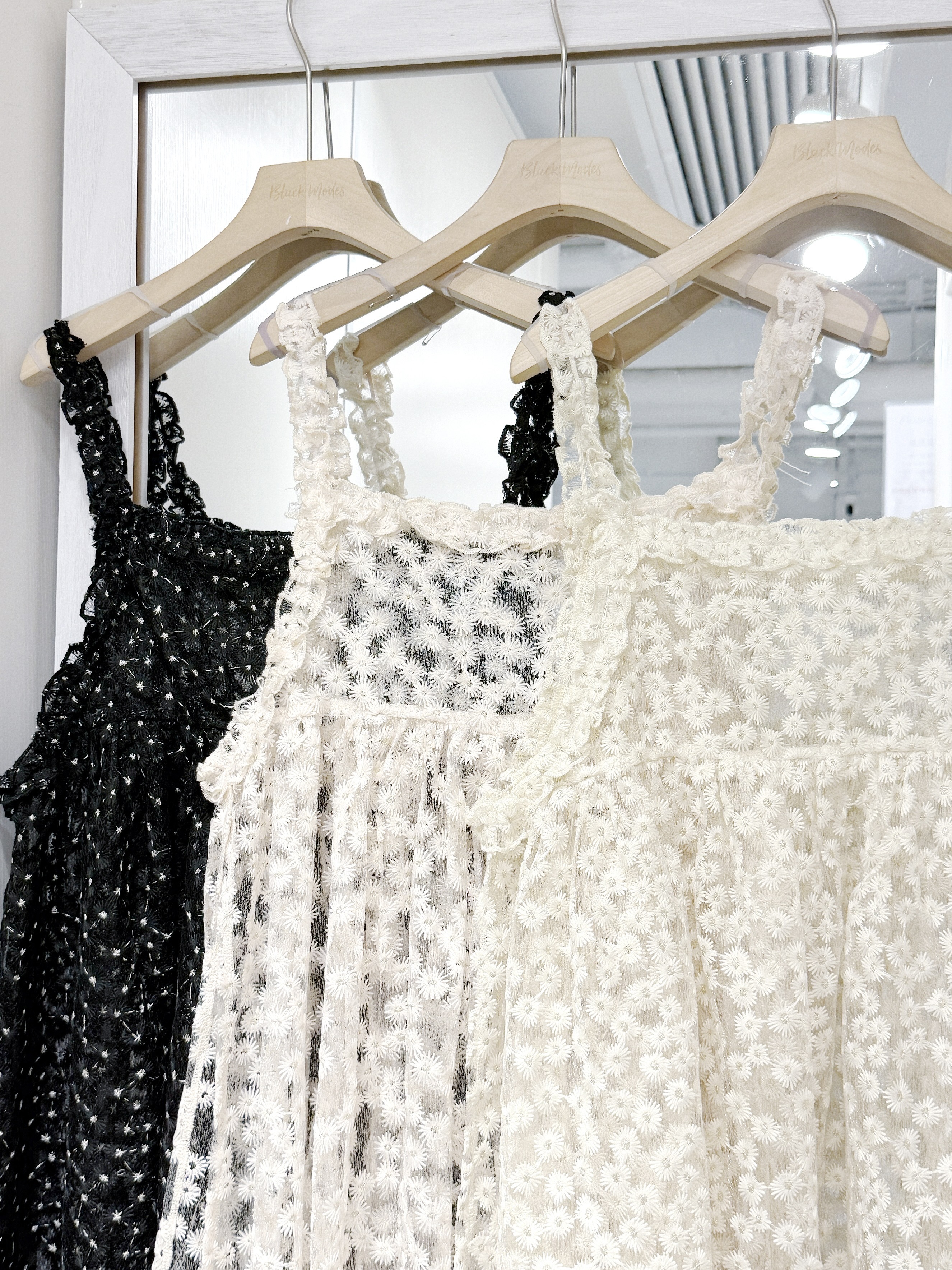 EA1262｜滿天星刺繡雛菊花花邊吊帶透視外搭 ˚˖𓍢ִ໋❀⋆.˚