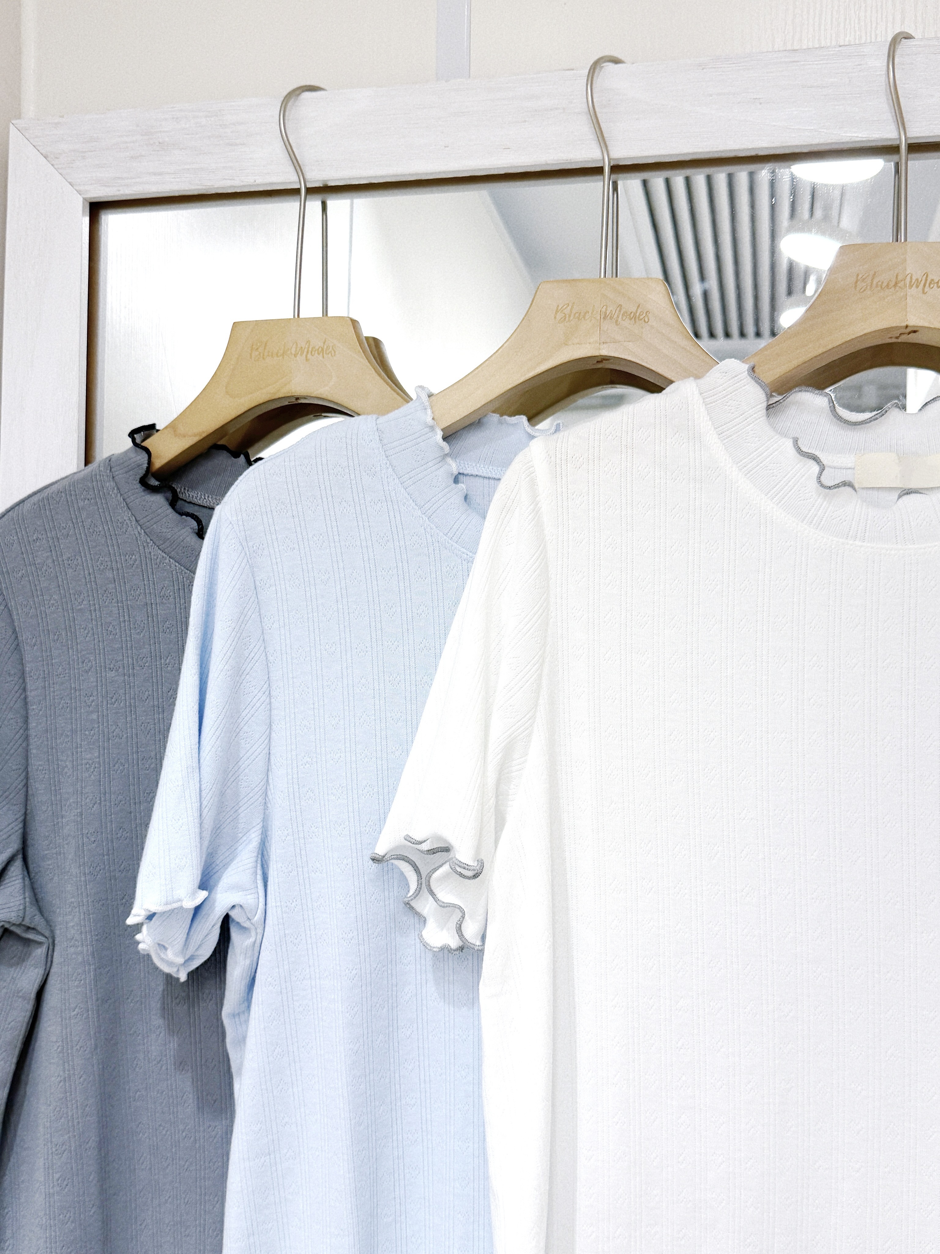 EA1264｜軟感₊˚⊹♡ 心心暗通花木耳邊短袖上衣