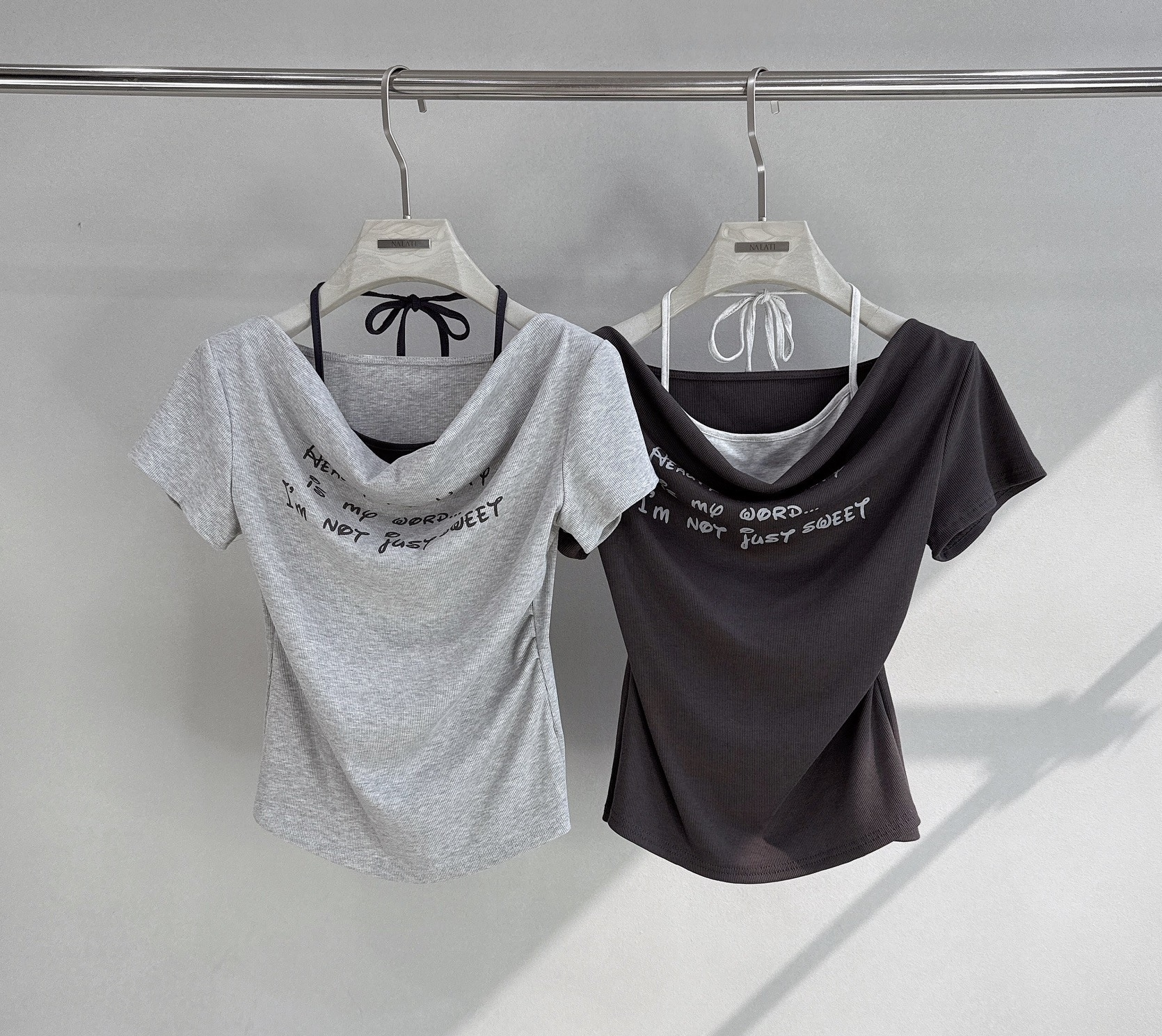 掛脖垂領三排字棉質衣