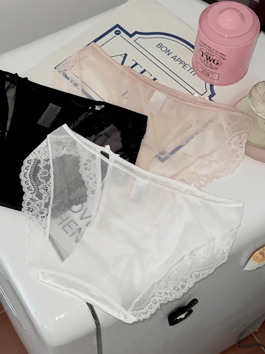 日雜少女 蕾絲緞面鏤空小褲3colors