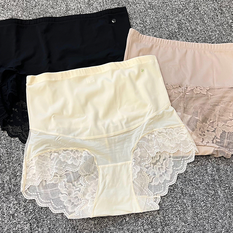 JULY 蕾絲暗葉紋褲 買一送一