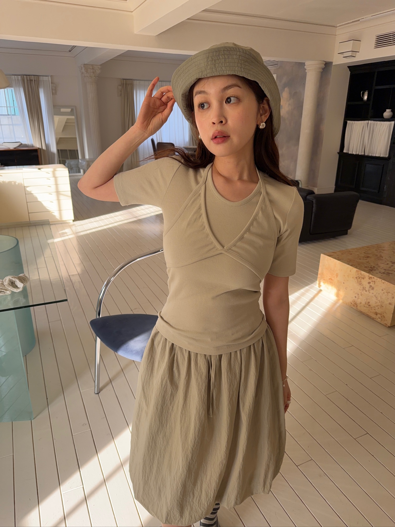 A31/輕盈澎軟假兩件短袖掛脖背心上衣