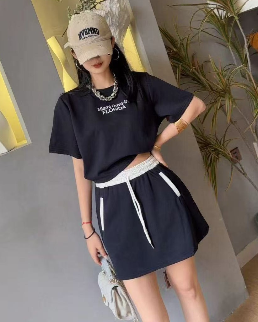 收腰英文棉質衣+撞色褲裙