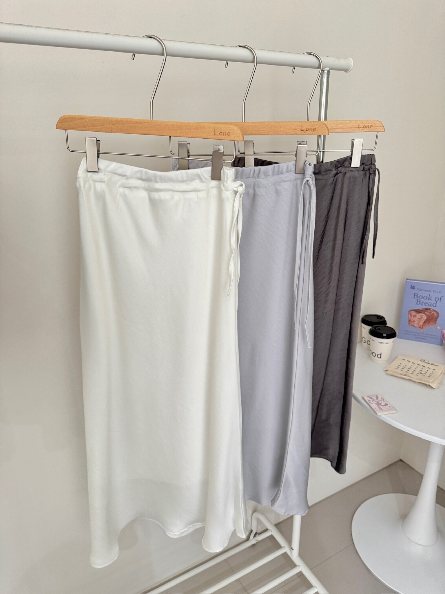 光澤緞面魚尾長裙