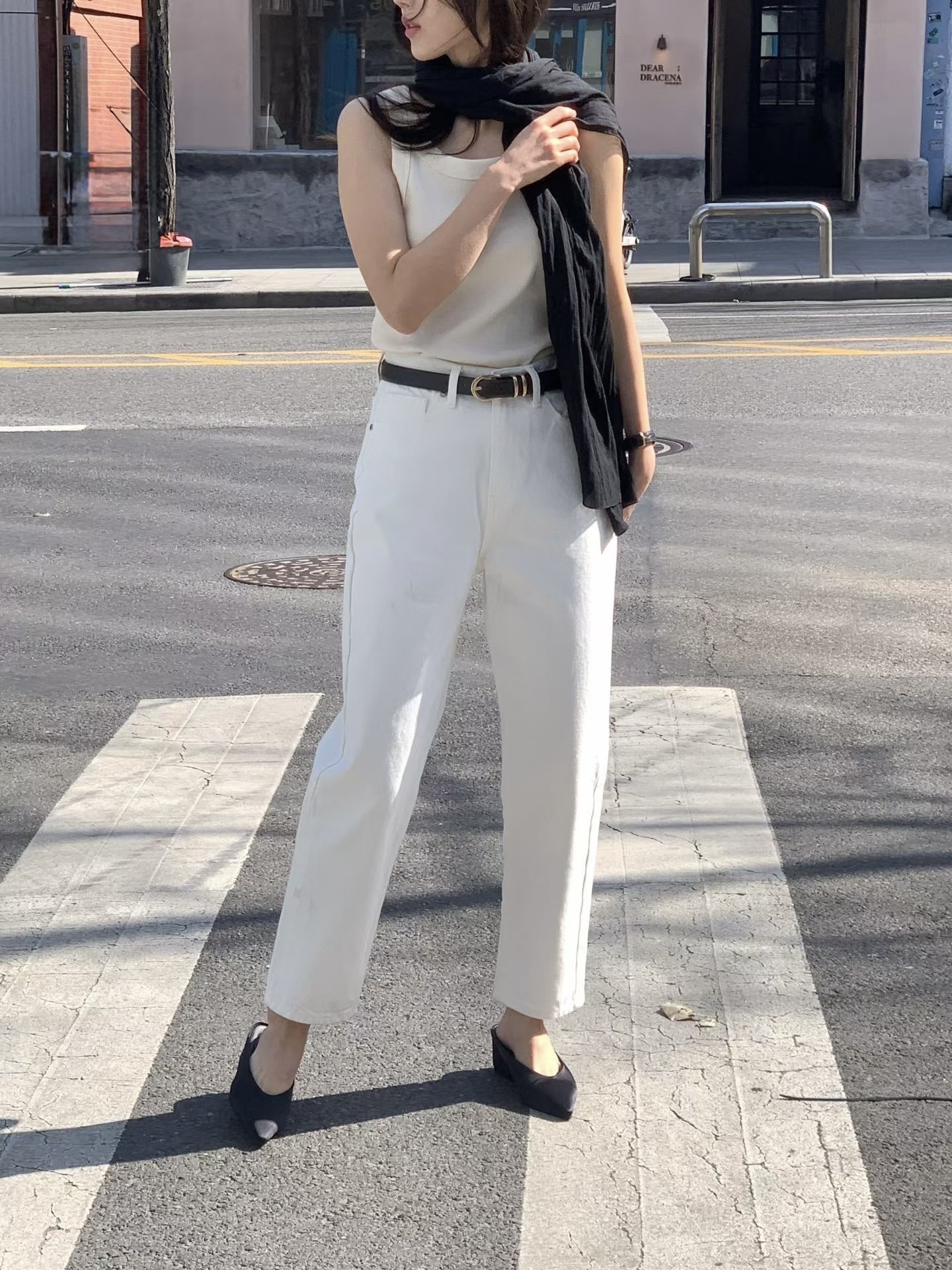 #228N732 乾淨清爽，9分藏hip修腳白褲