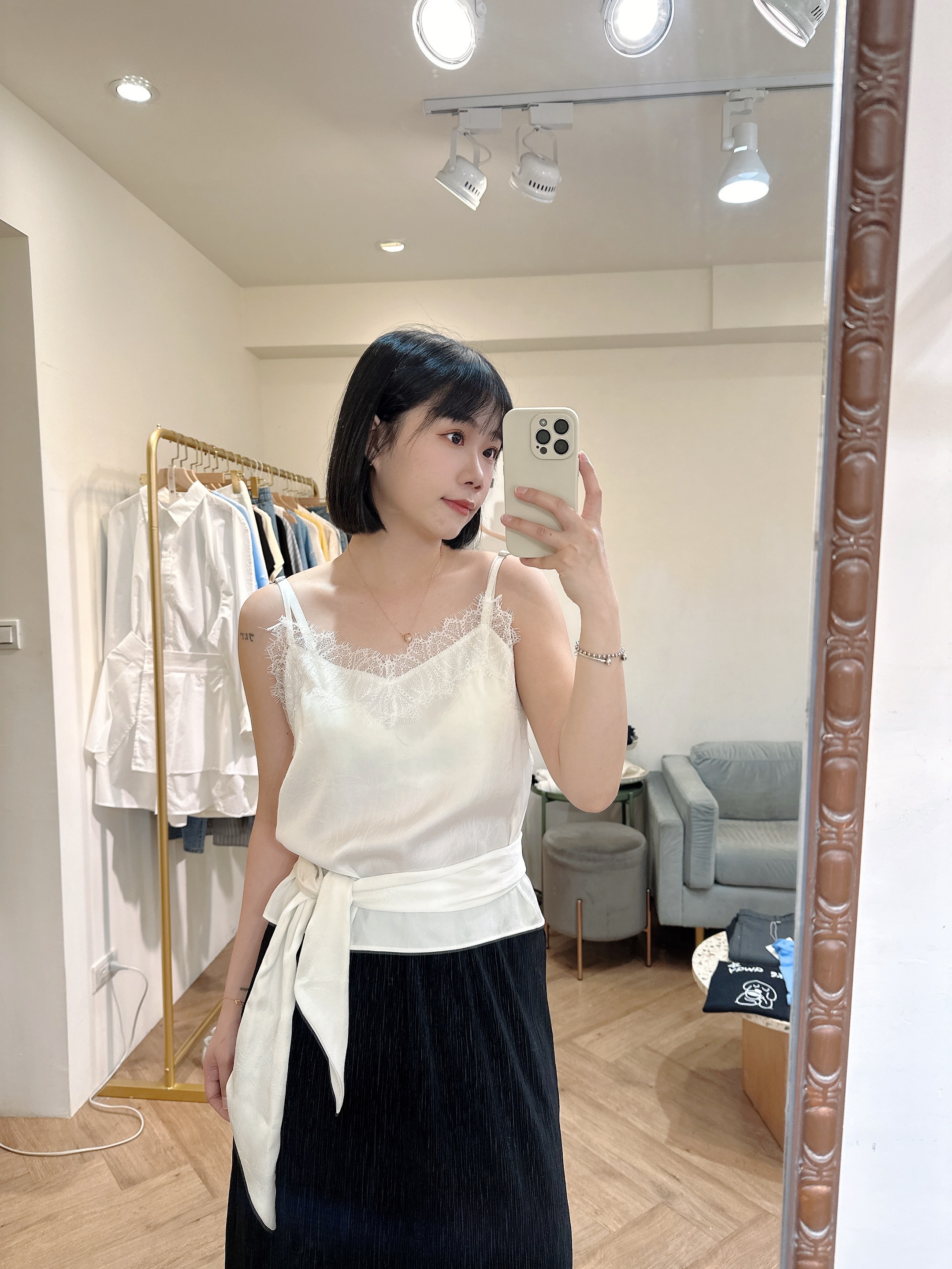 附綁帶蕾絲背心