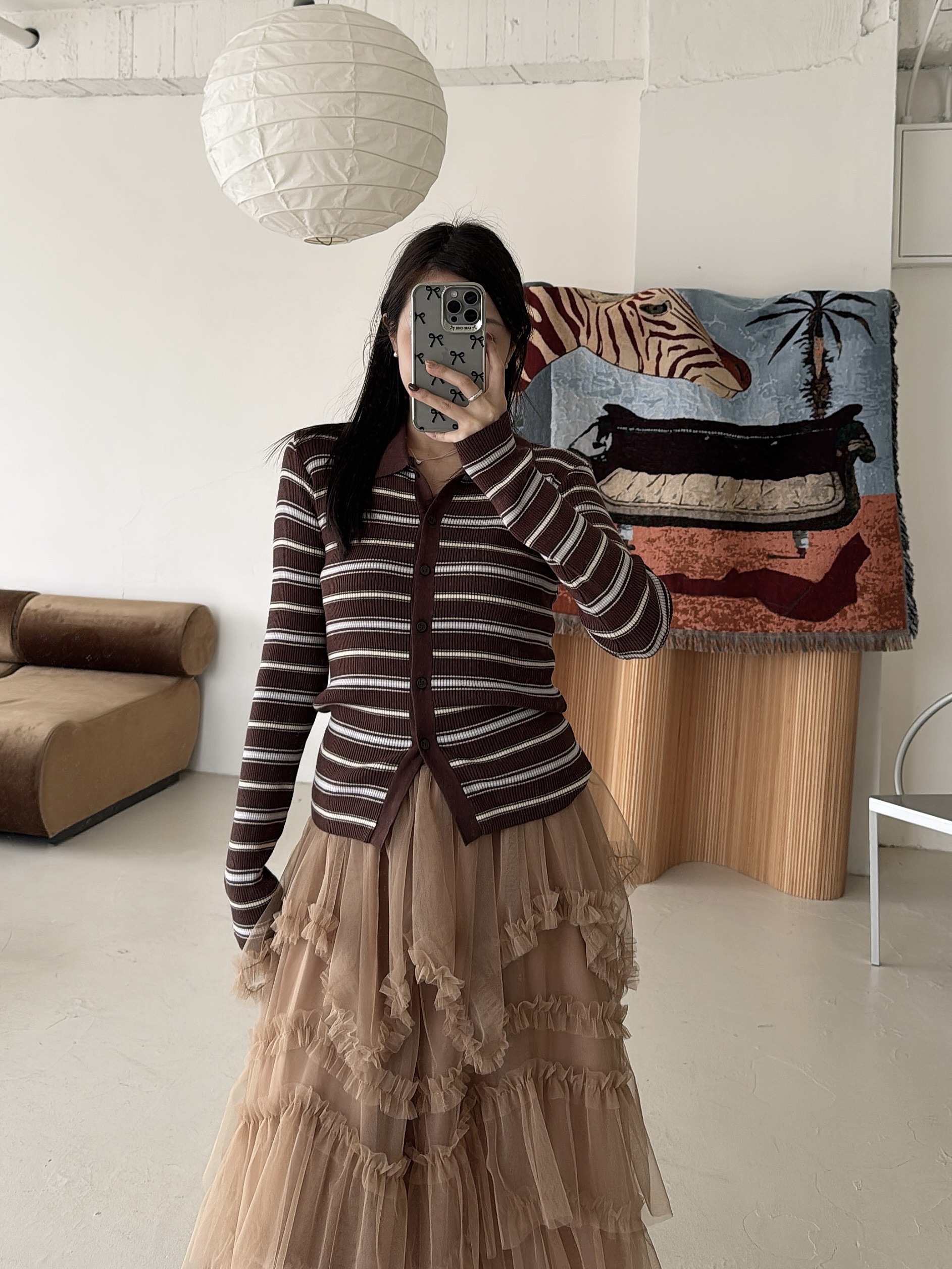 E09 條紋小領收腰上衣(淺灰/咖)