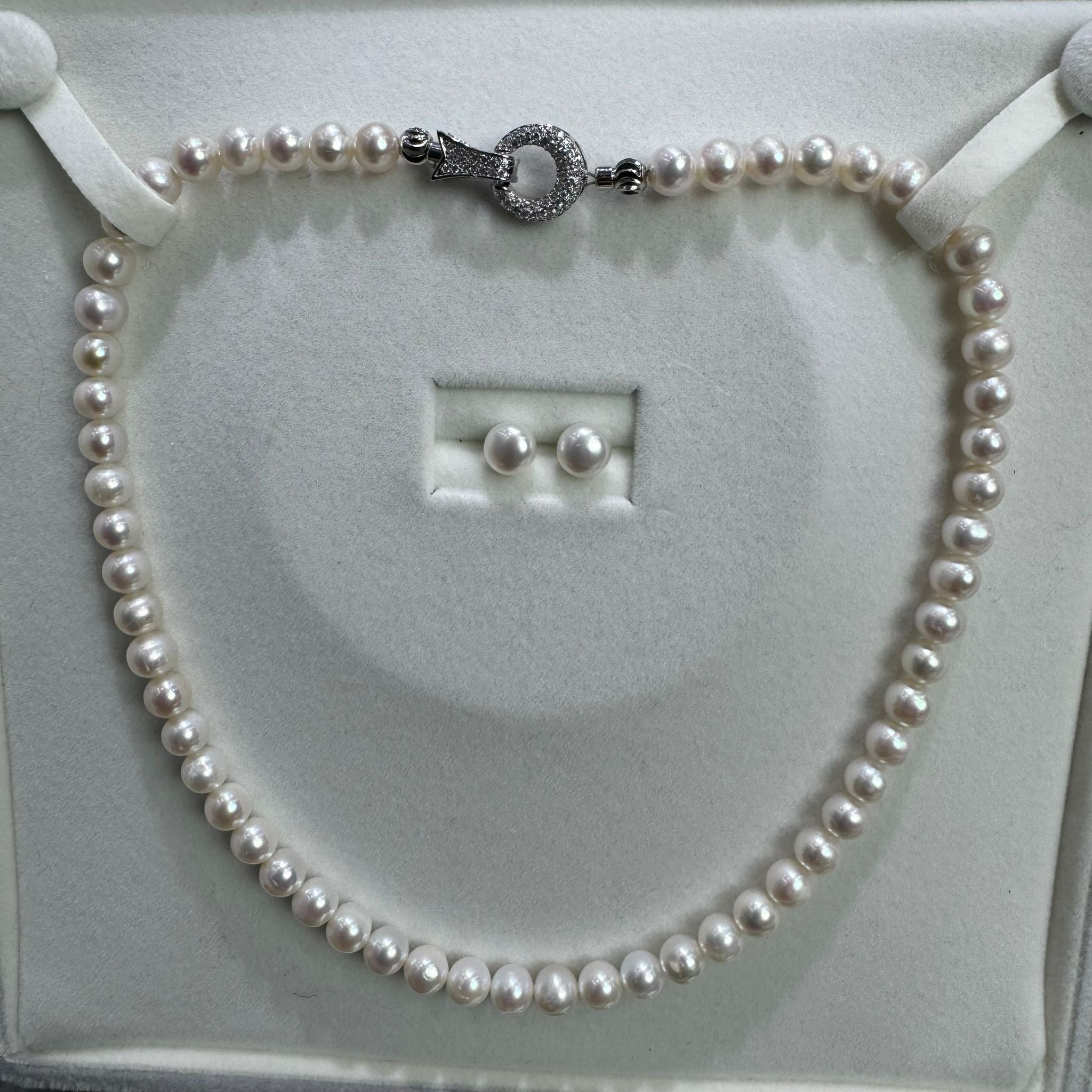 HKAG0412-061 近正圓粉白光珍珠套裝 7mm+ (連證書) (A61)