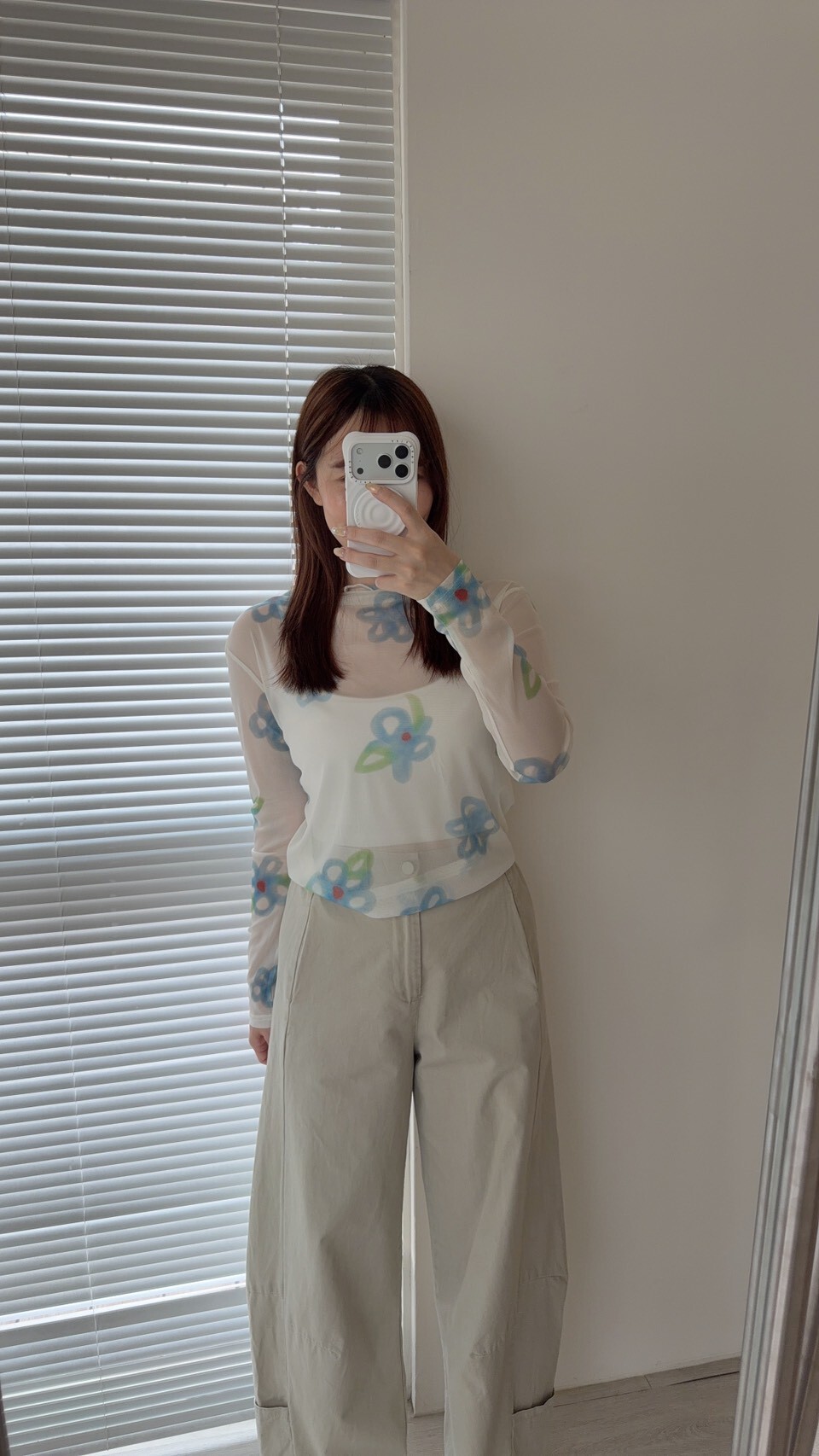 塗鴉感透膚打底衫