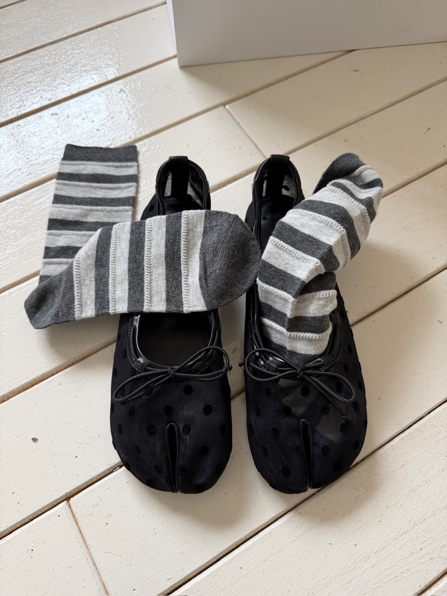 A42/波點新世界透膚平底分趾鞋