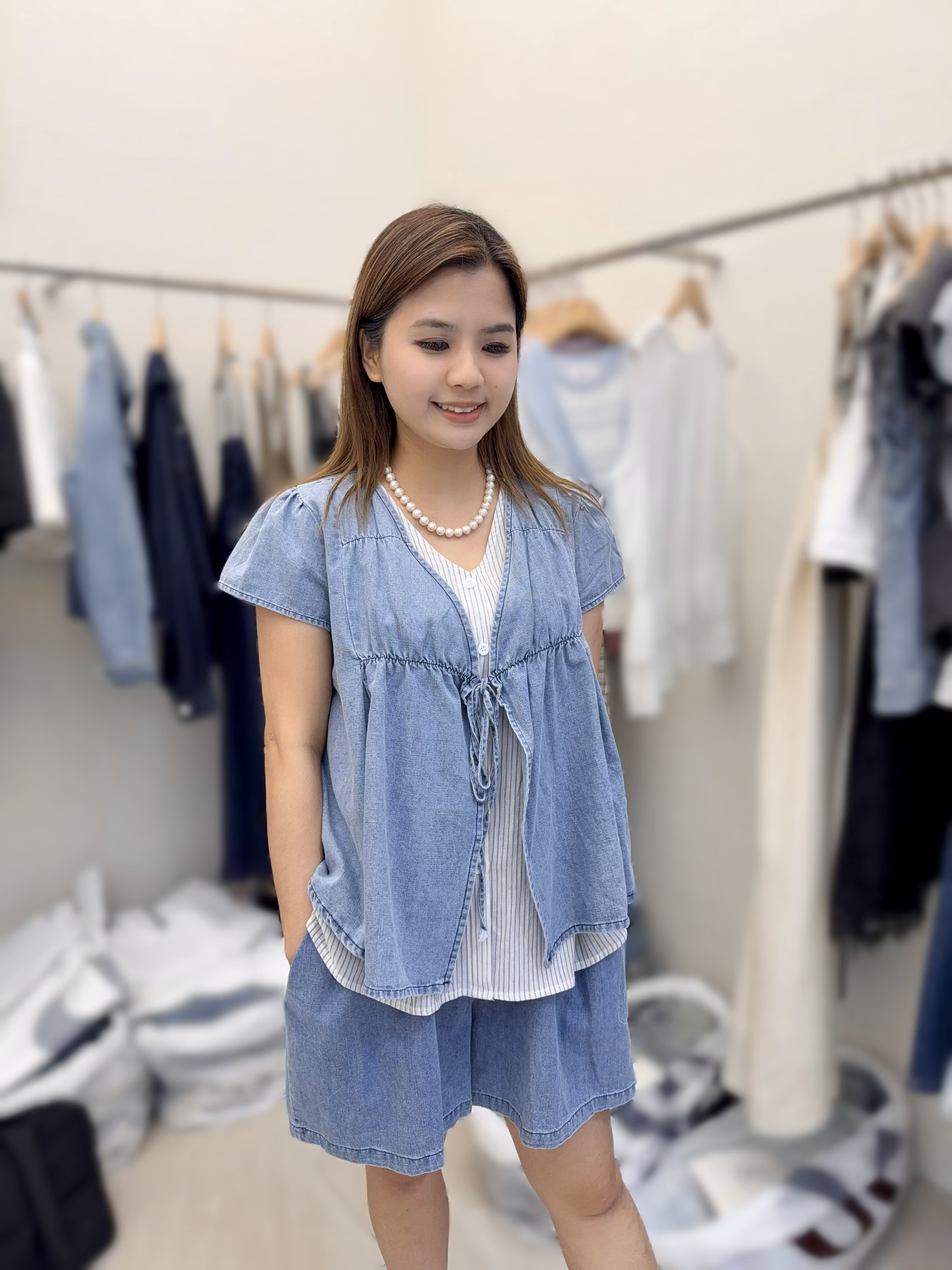 KT04  (1  SET )    內胸40   長24   /   外胸60    長24    /   橡根褲 腰 24-40 HIP52   長 20   $499 (一口價)