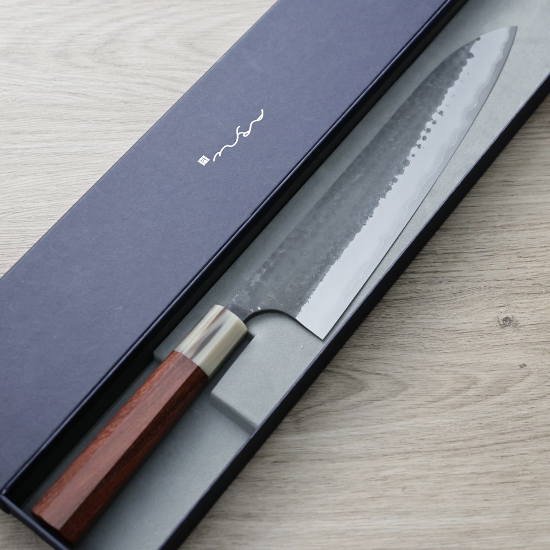 安立打刃物 牛刀 240mm 青紙超級鋼 黑打鎚目