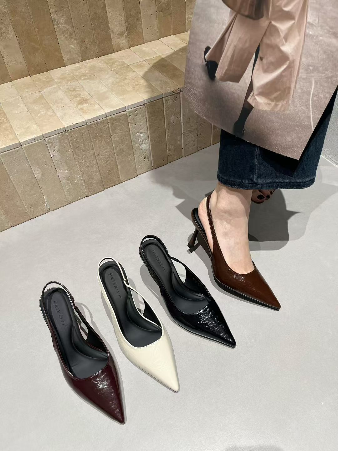 IU16-後細帶尖頭跟鞋