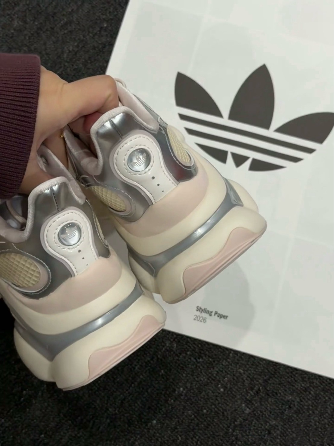 【預購】ADIDAS OZVENUZ 櫻花奶油銀 灰銀 奶油白 櫻花粉 淡粉 奶油底 蝴蝶鞋 增高 厚底 宋雨琦同款 女鞋 KK4674