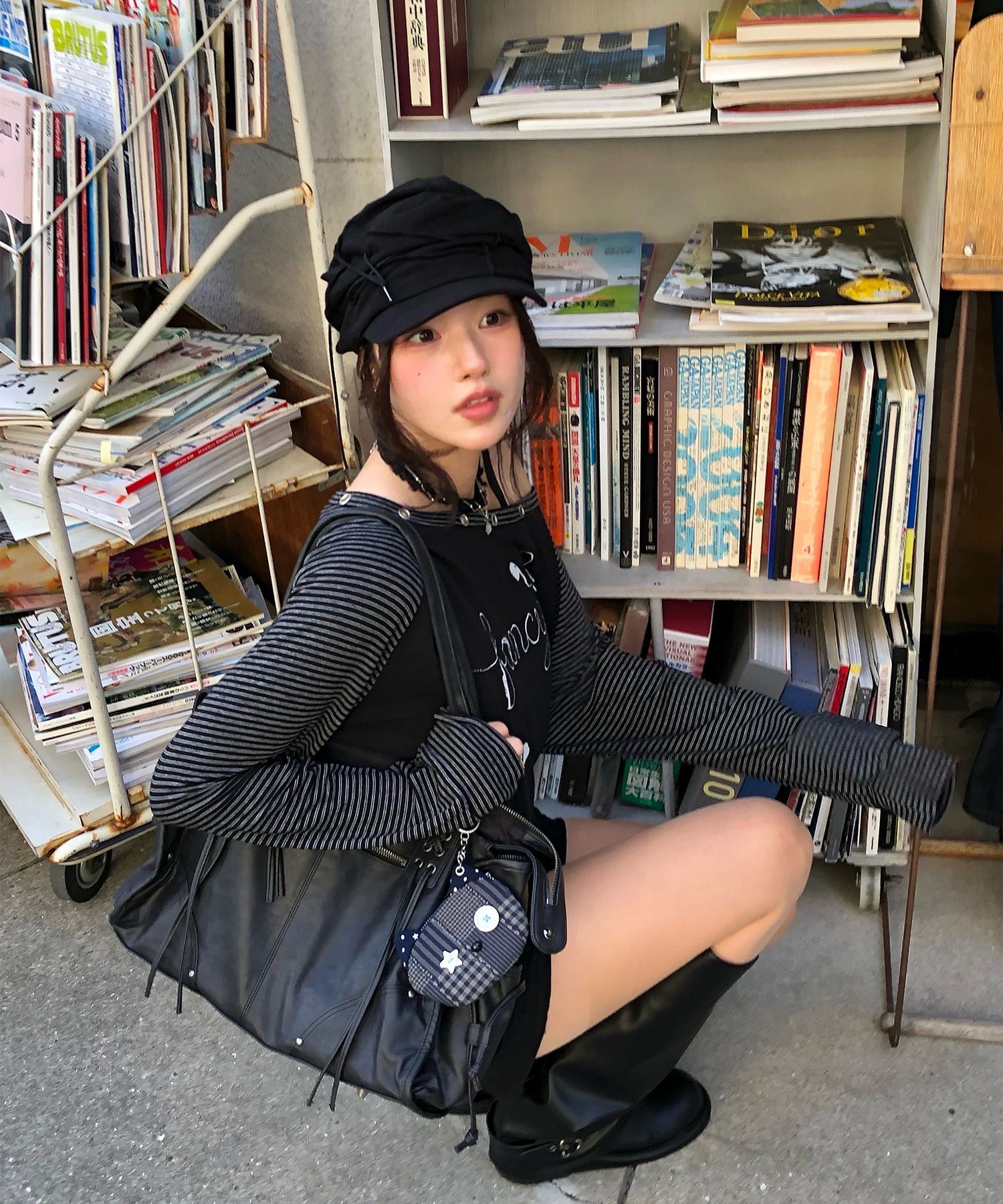 FANCY CLUB 條紋露肩上衣 黑色 F26QB044BK