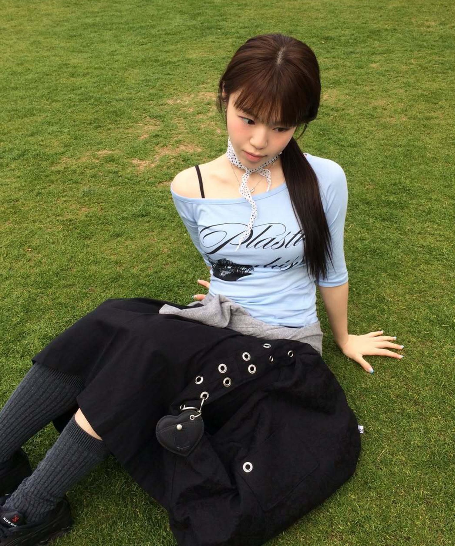 FANCY CLUB Plastic Kiss 單肩上衣 F26QB051SK