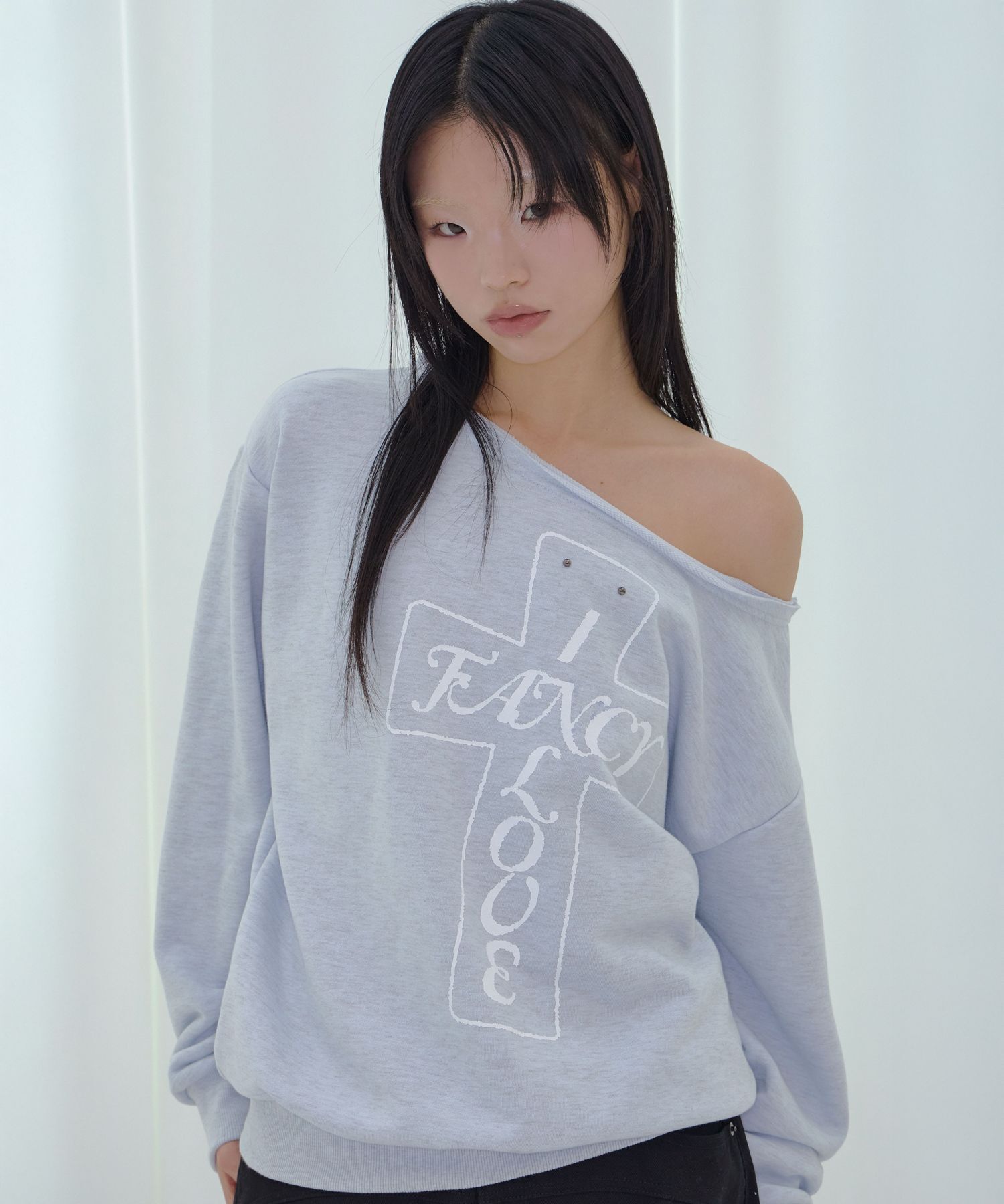 FANCY CLUB 露肩大學T 藍麻花 F26QB040BM