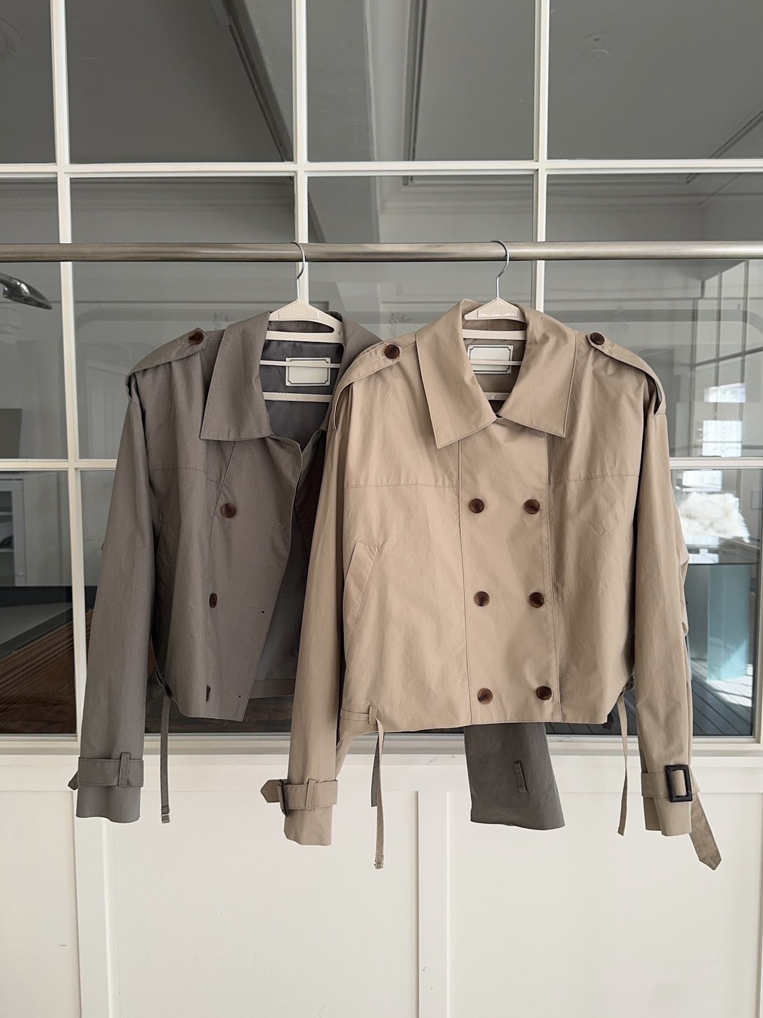 A02/英倫俐落短版風衣外套