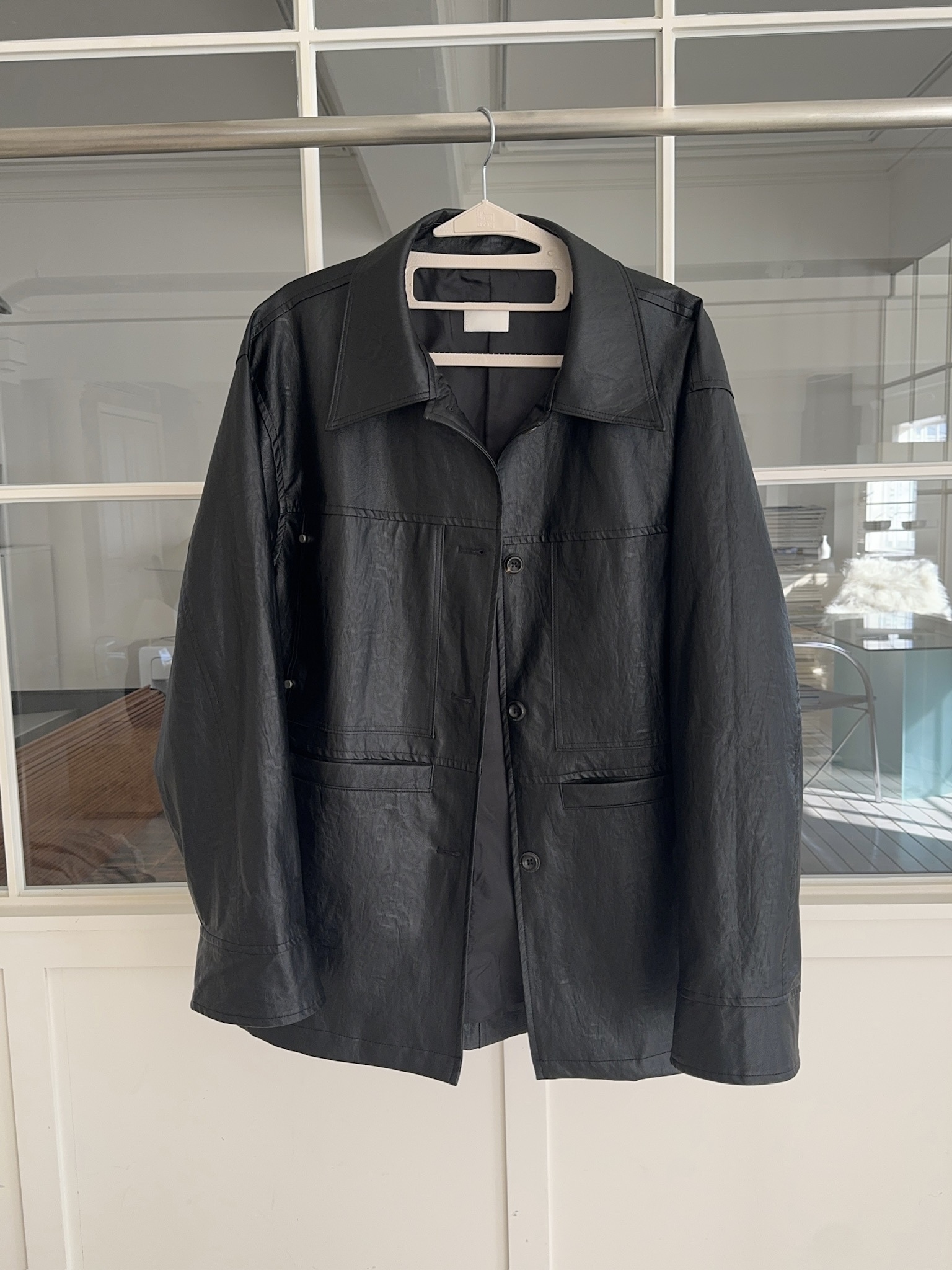 A61/俐落設計長版皮外套