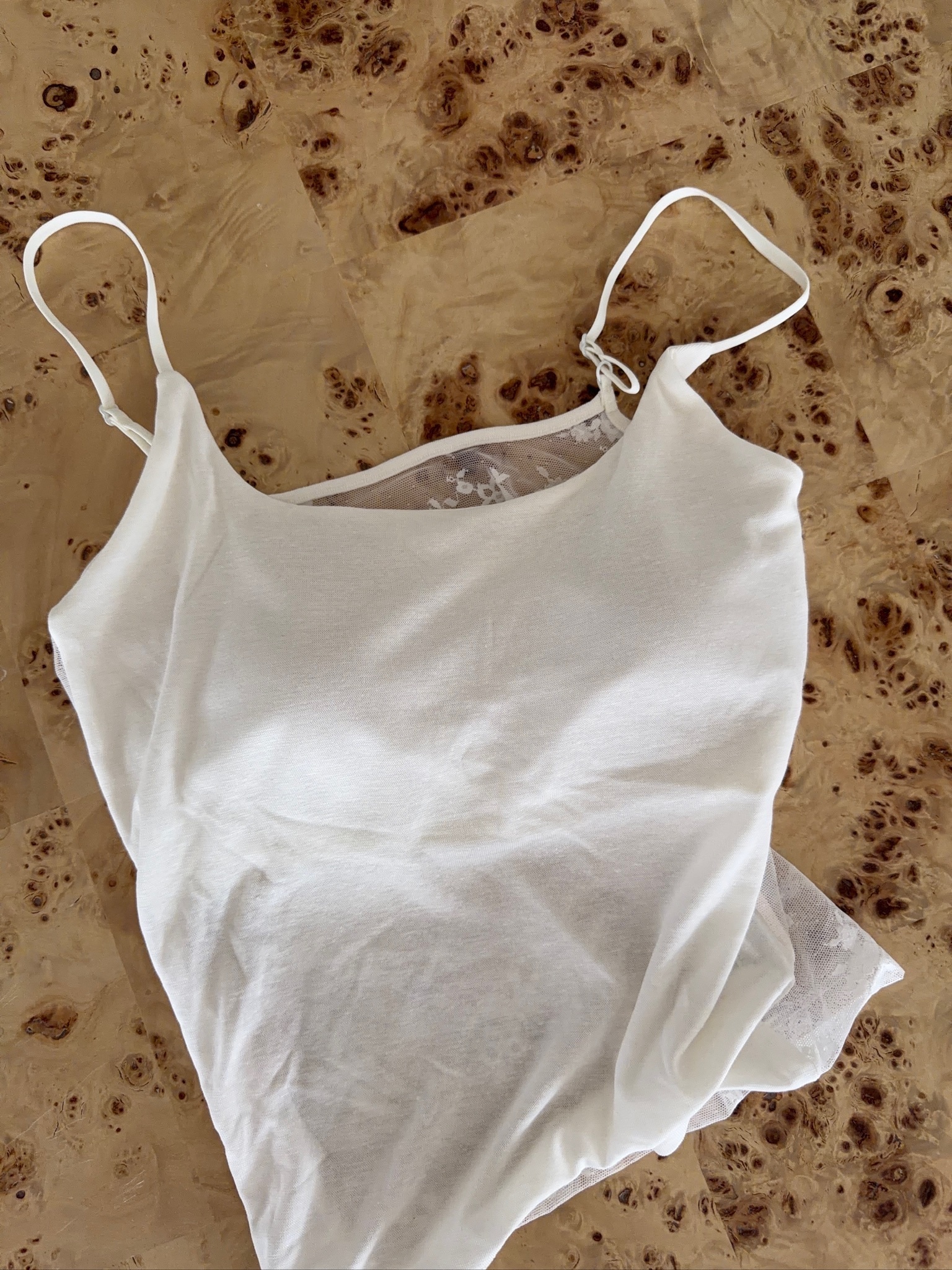 A76/後背透膚蕾絲拼接bra top