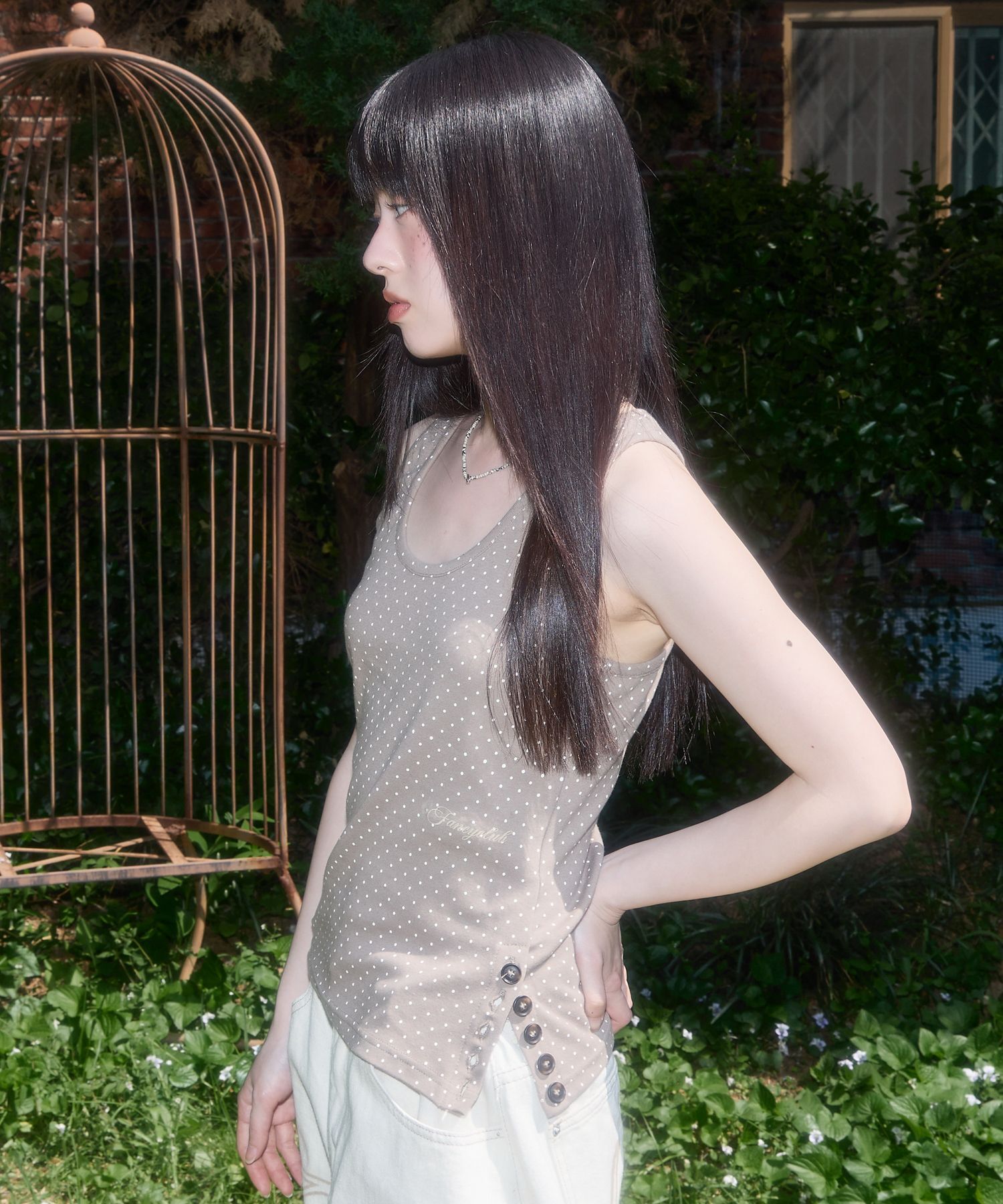 FANCY CLUB 點點釦環無袖上衣 F25QB130BR