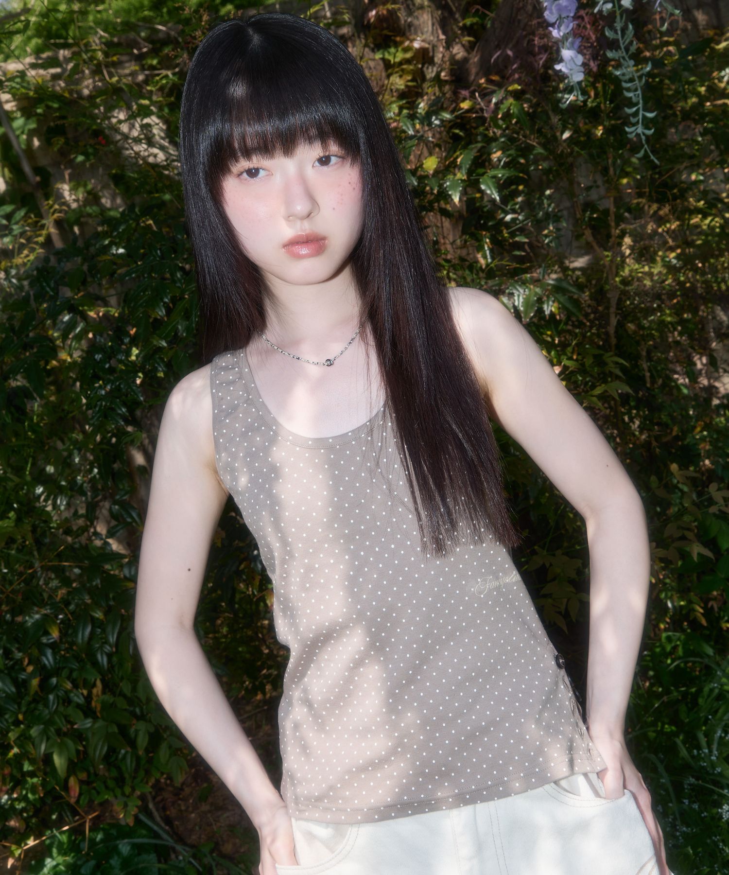 FANCY CLUB 點點釦環無袖上衣 F25QB130BR