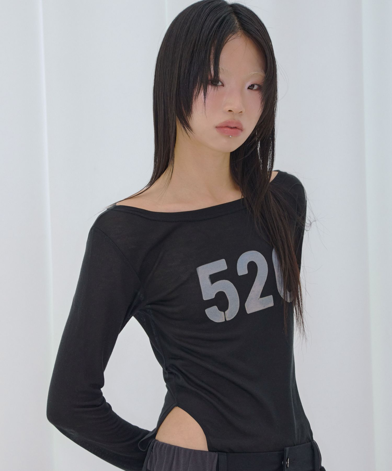 FANCY CLUB 520 船領薄紗長袖上衣 黑色 F26QB047BK