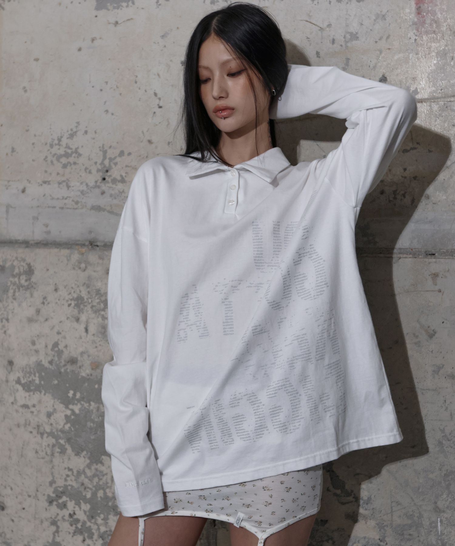 FANCY CLUB 後交叉領寬鬆上衣 F25ZB021WH