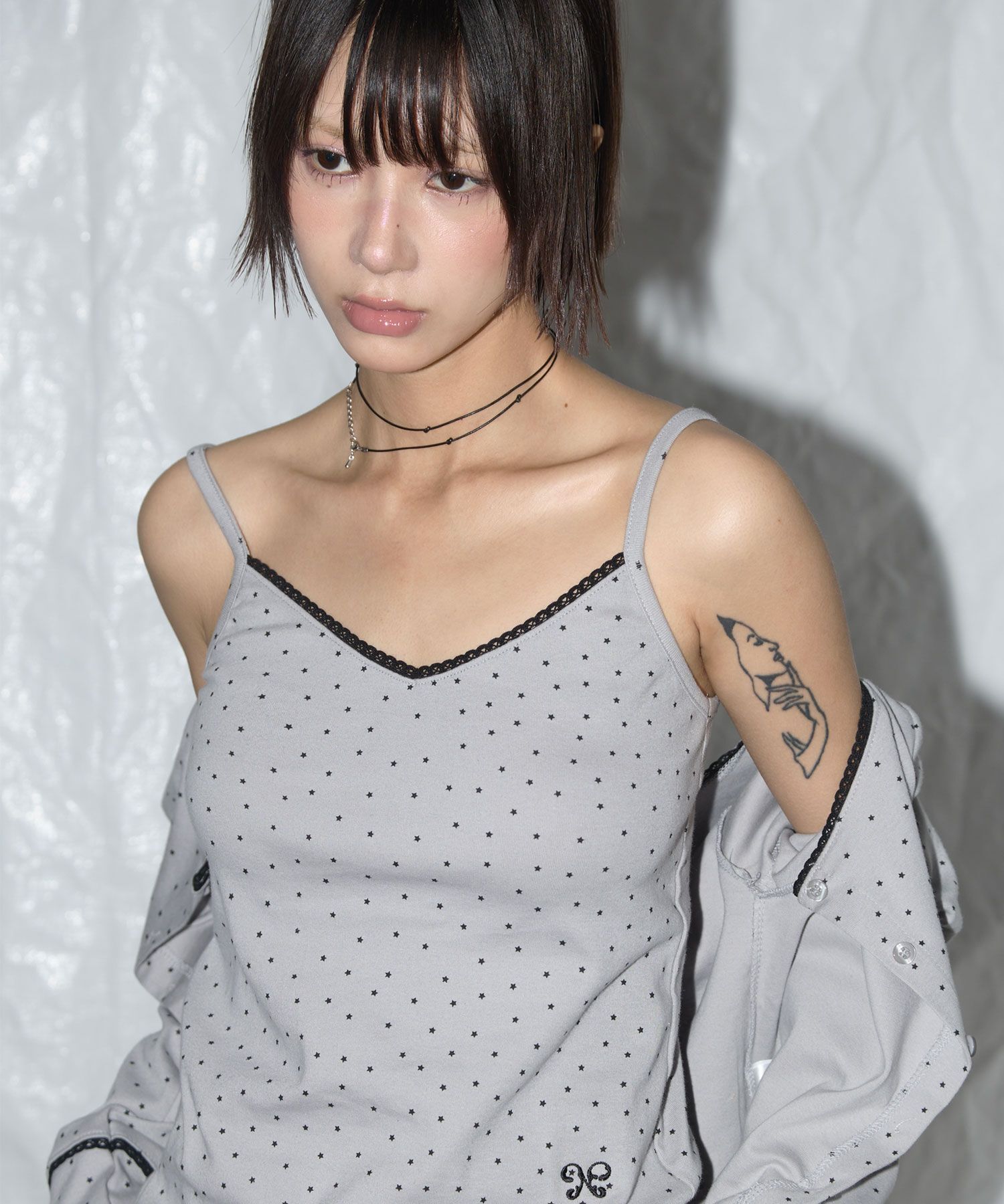 FANCY CLUB 蕾絲星星基本款無袖上衣 F25QB094GY