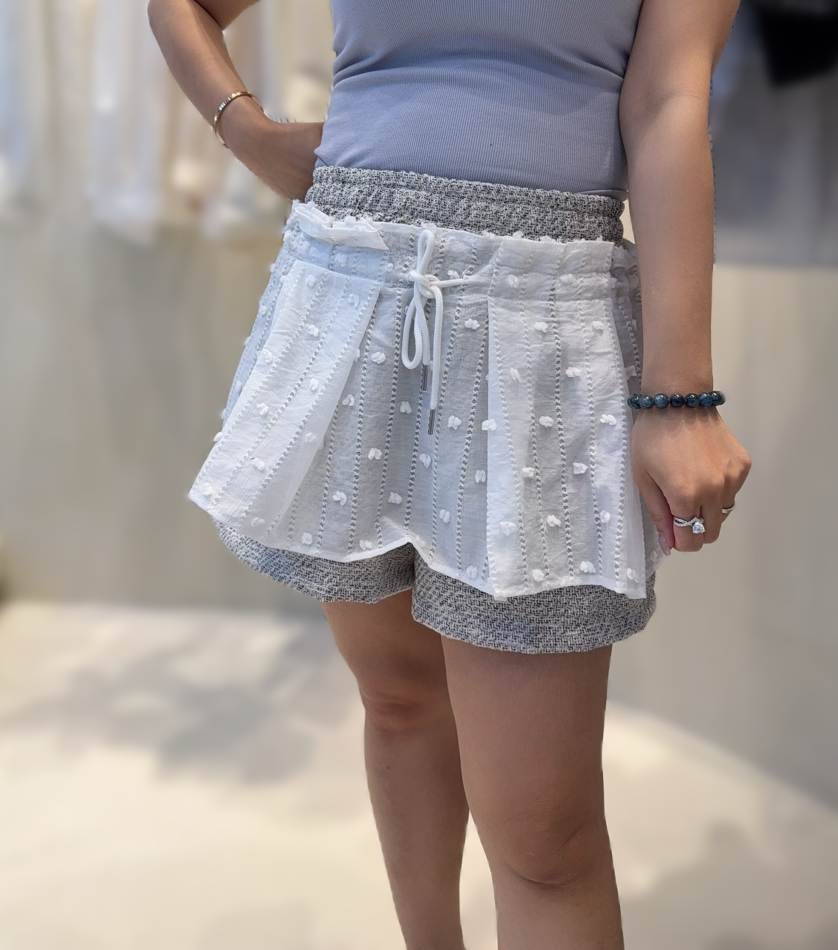 EY10    橡根褲 腰 25-36HIP 47   長 13.5   $499 (一口價)  校長自留款