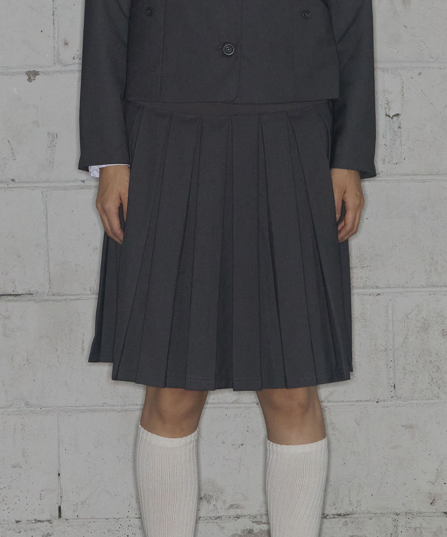 FANCY CLUB 經典扣環百褶中長裙 F25ZD970GR