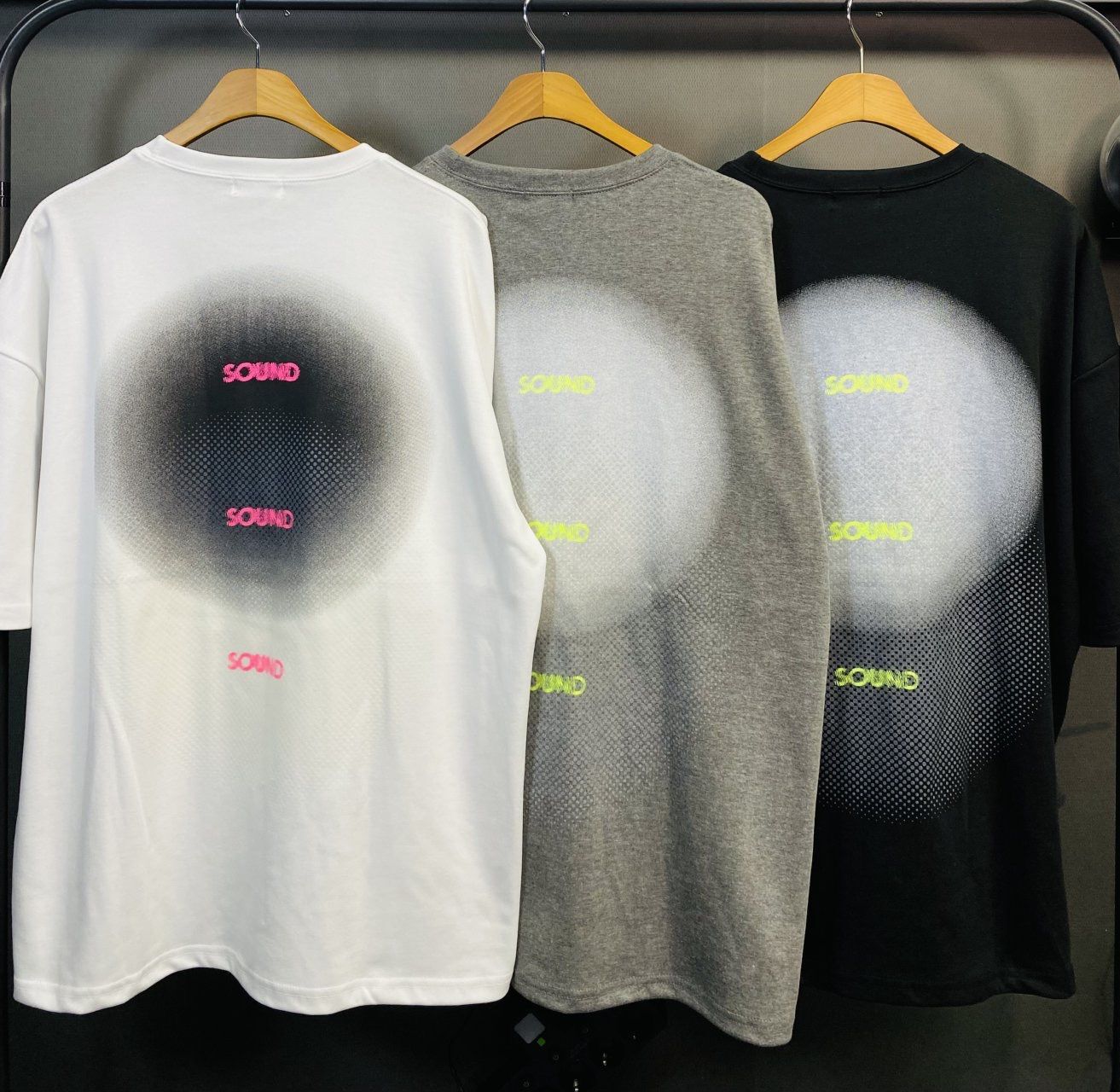 英文字圖案短袖Tee UNSTANDARD-146T
