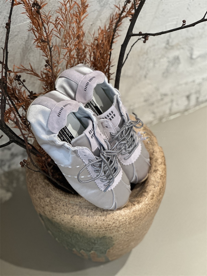 IU27-芭蕾風綁帶波浪邊設計休閒鞋