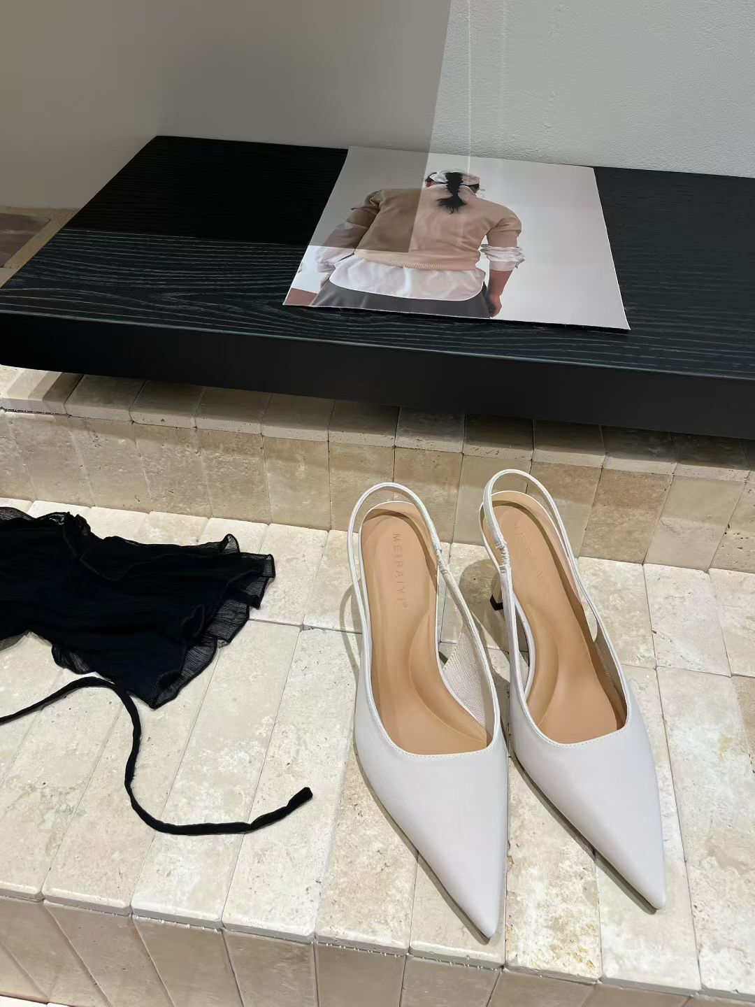 IU17-霧面感尖頭跟鞋