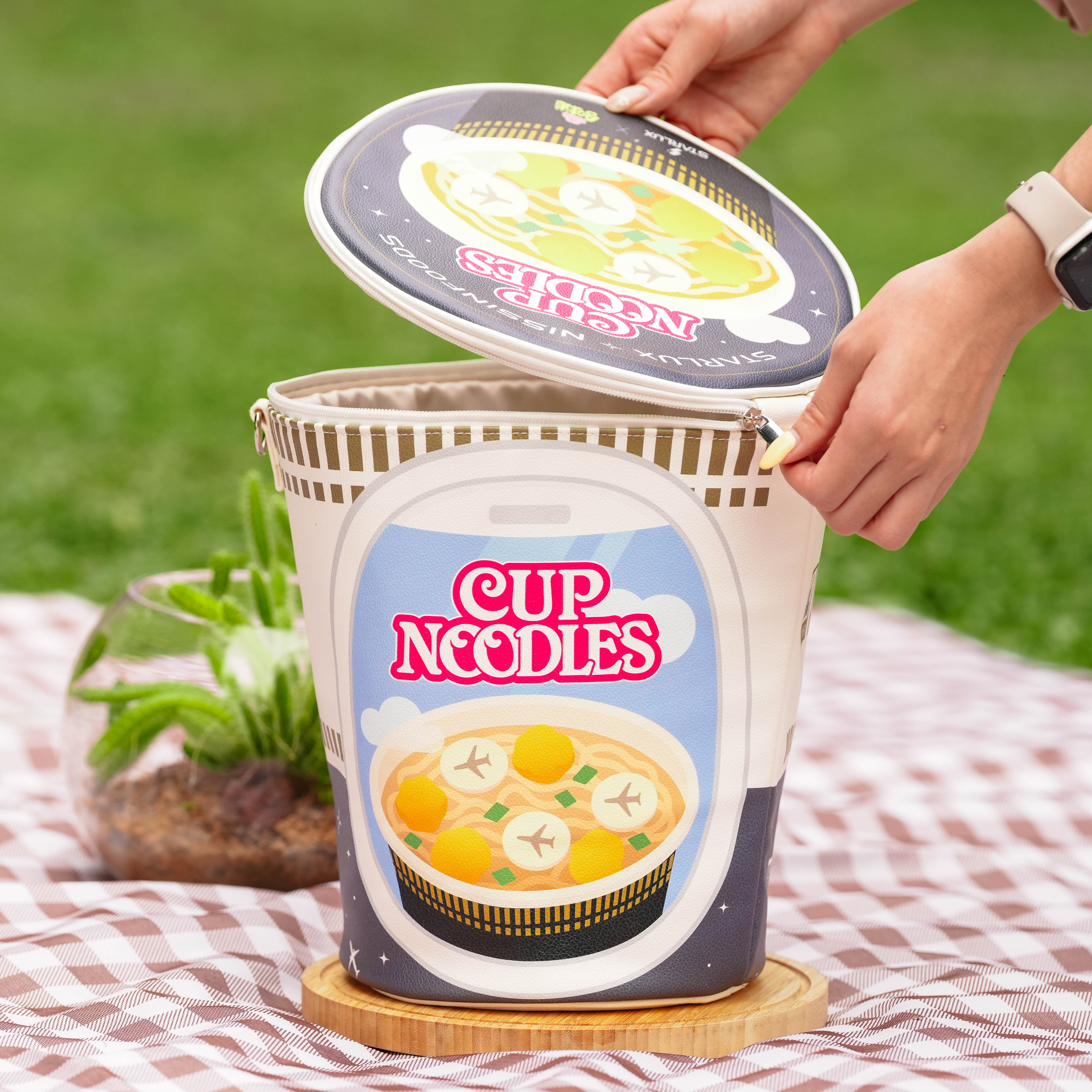 STARLUX x NISSIN | Jumbo Cup Noodle Bag Set