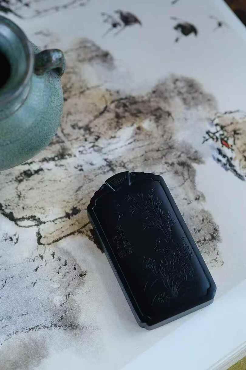 326754 和田玉墨玉掛件