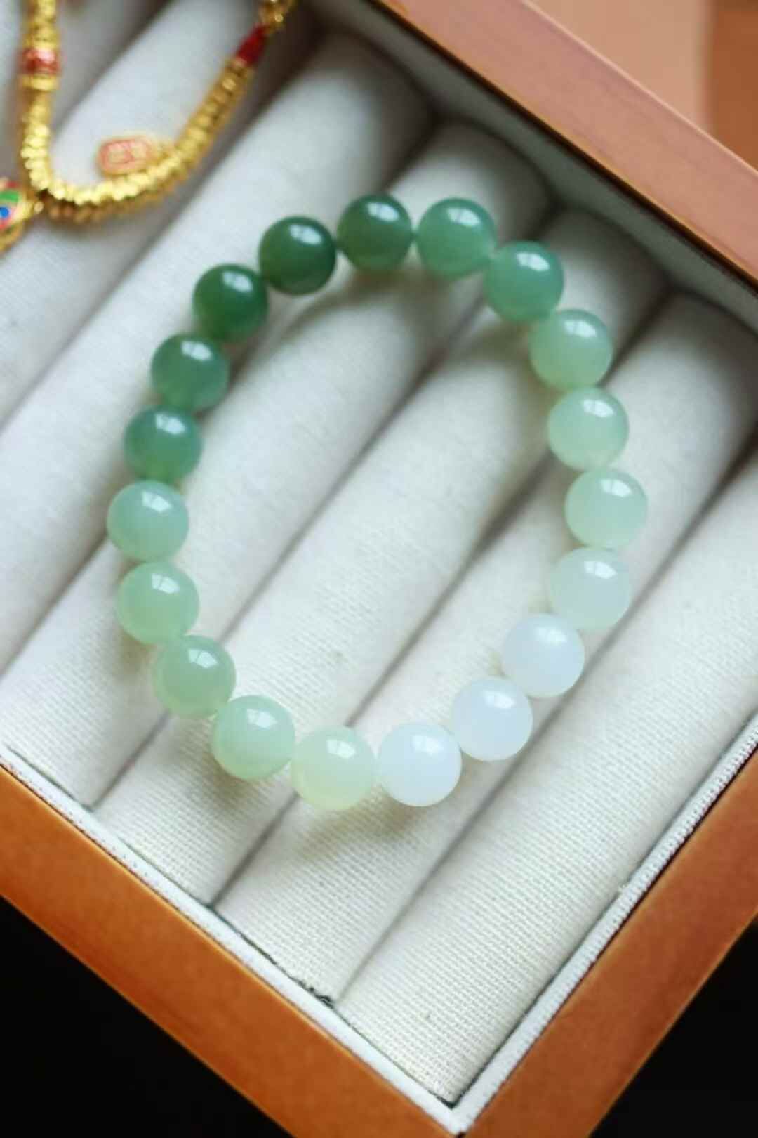 和田玉晴水漸變手串 (10mm直徑),天然和田玉軟玉