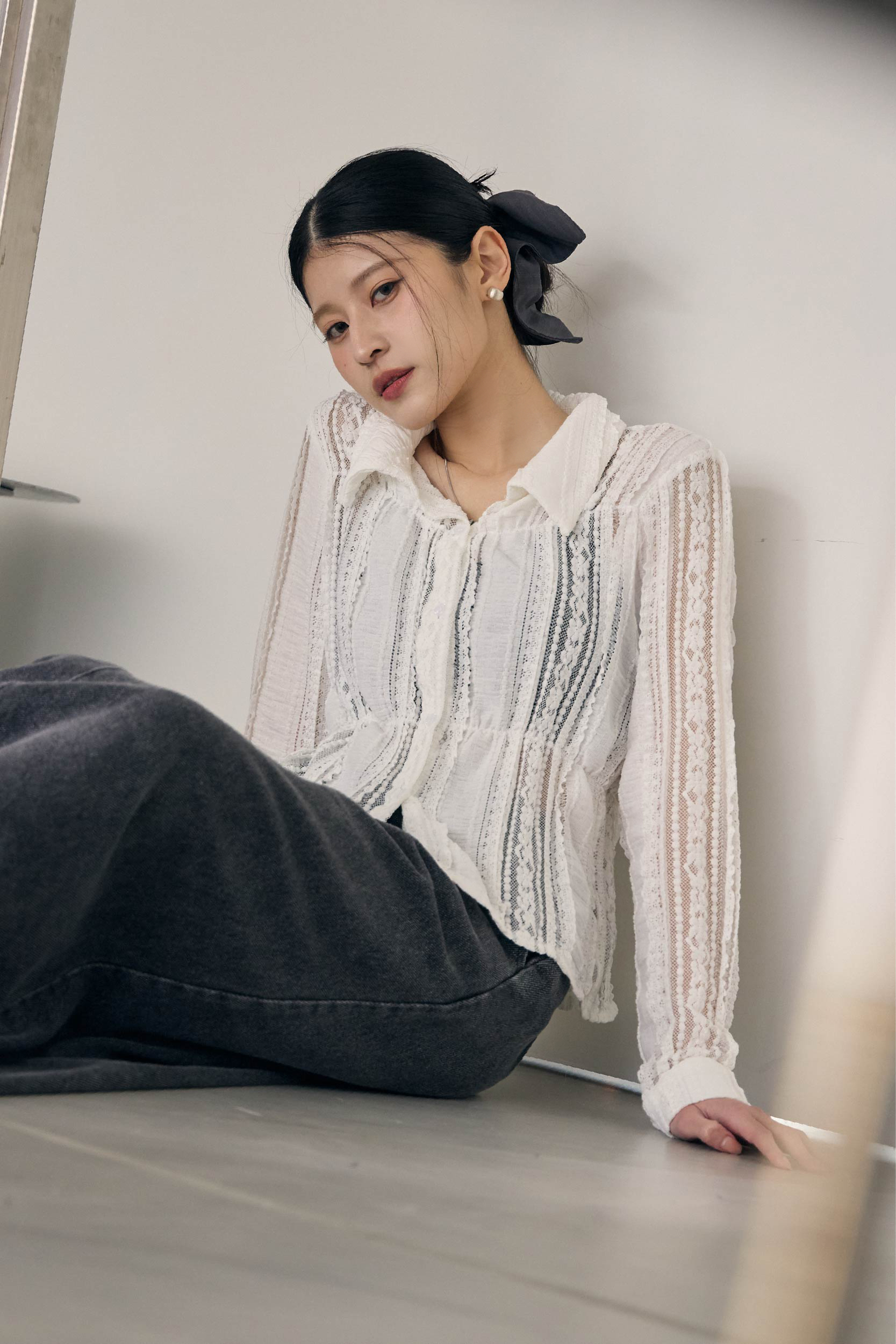 蕾絲緹花壓摺襯衫