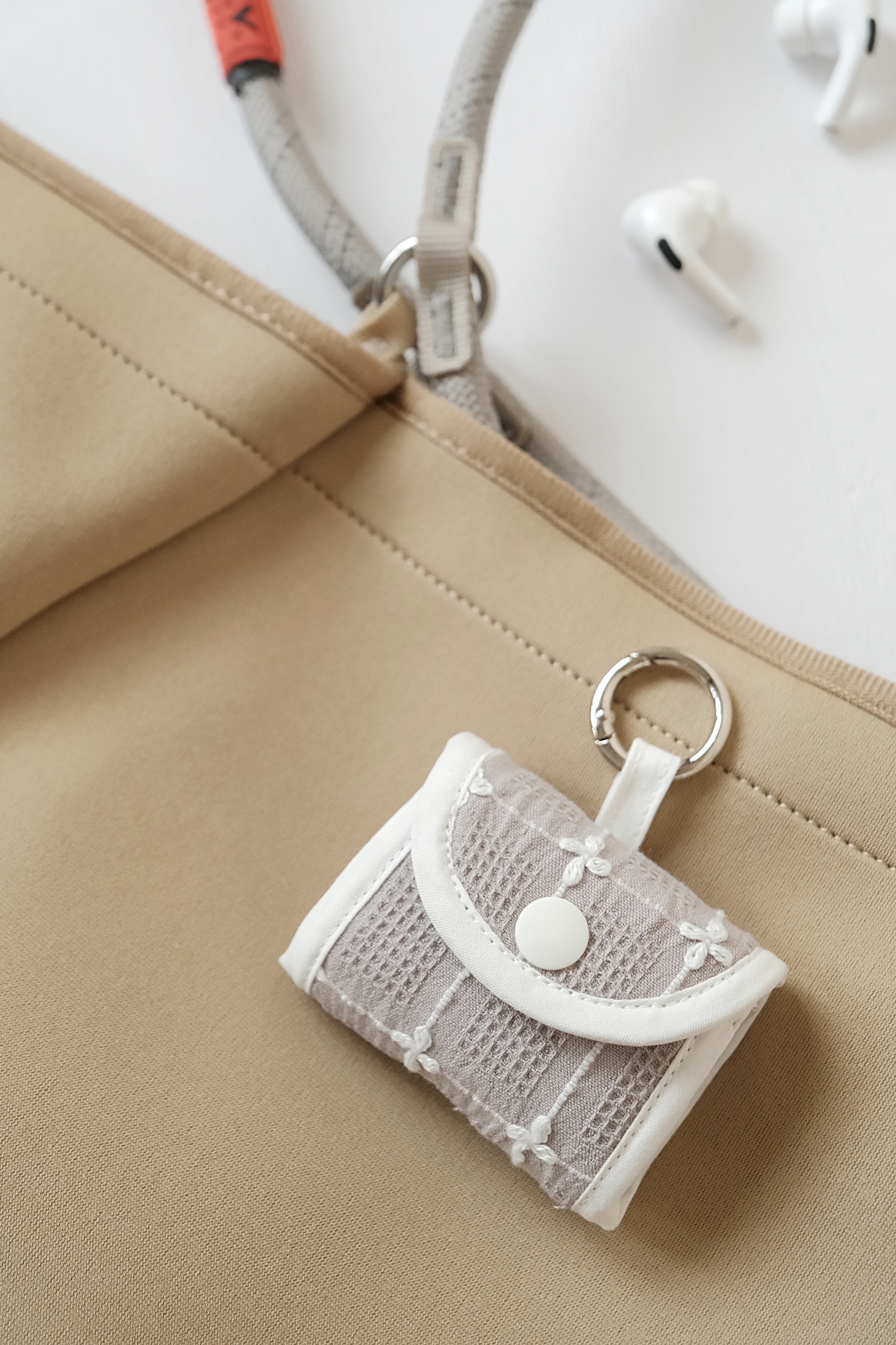 Hi Y.P store-耳機包-灰格小花