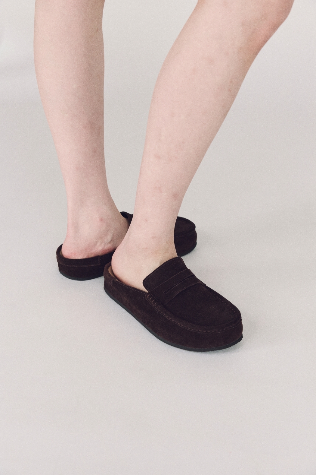 真皮樂福拖鞋-深咖