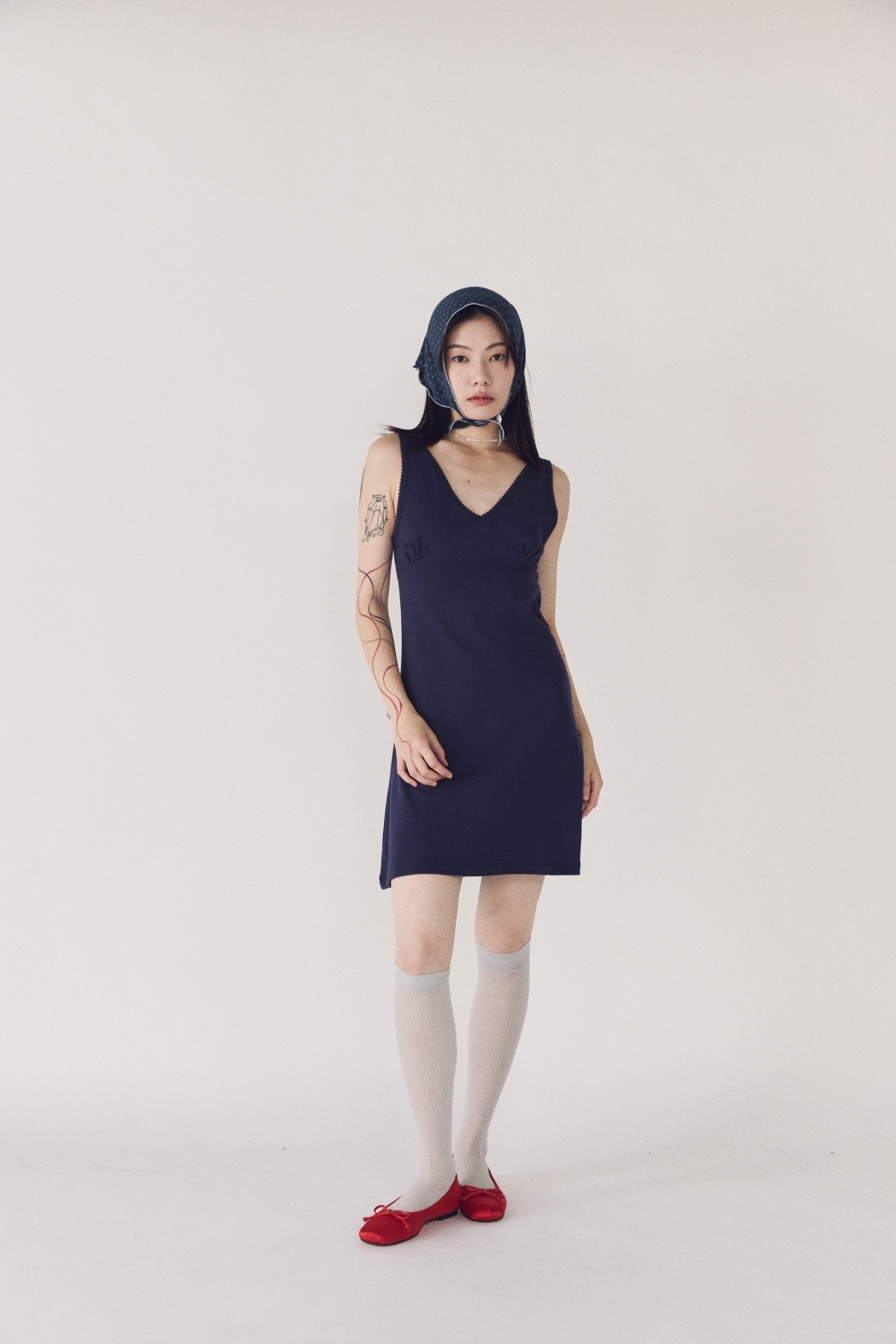 時髦胸線合身背心洋裝