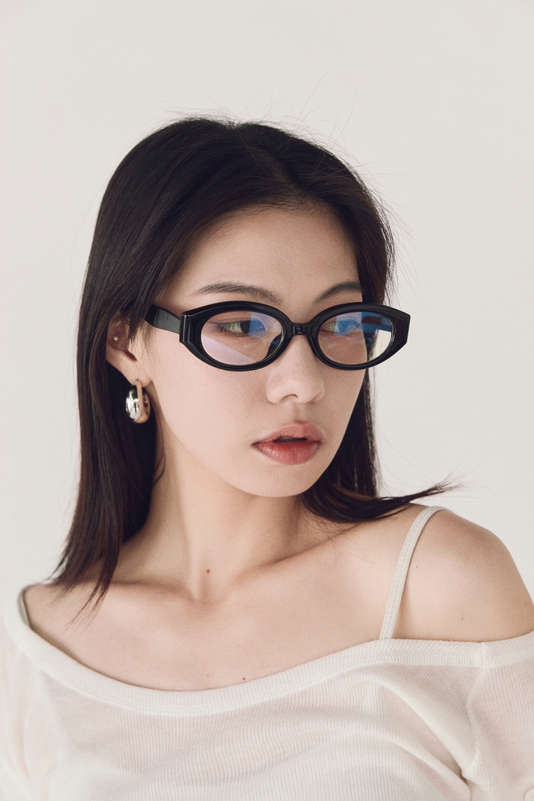 小臉橢圓框眼鏡-黑