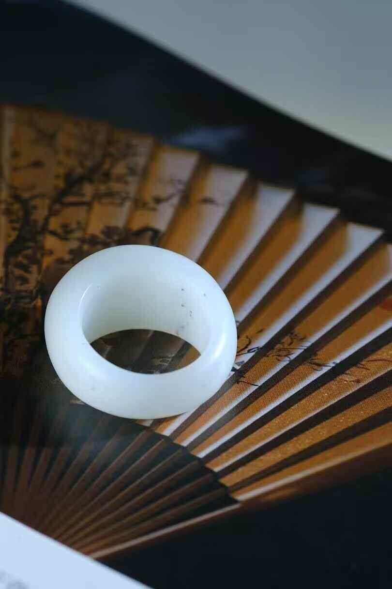 32676 和田玉饅頭戒 (圈口 18號)