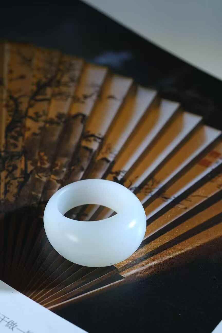 和田玉饅頭戒 (圈口 18號),天然和田玉軟玉